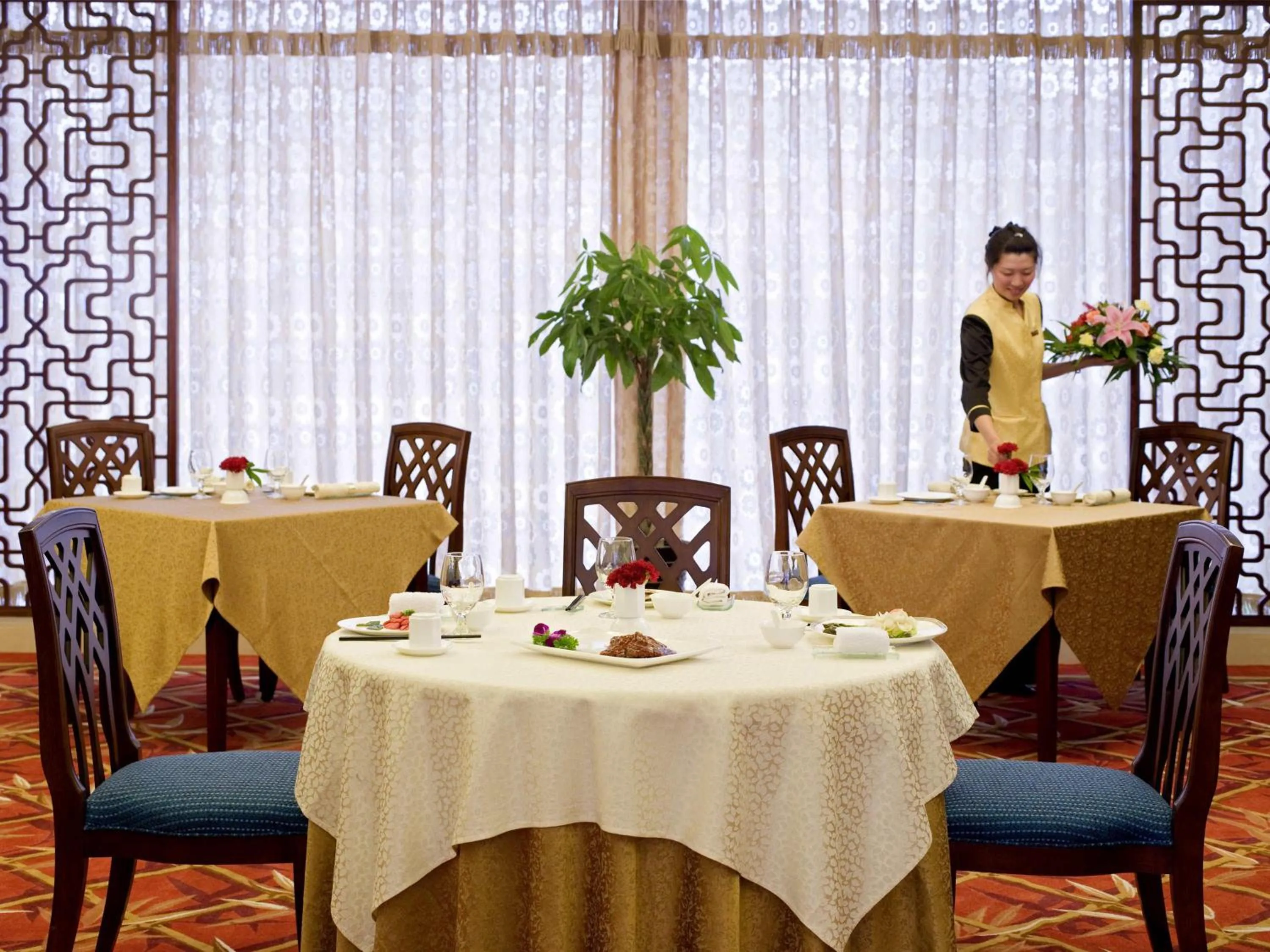 Restaurant/places to eat in Mercure Wanshang Beijing