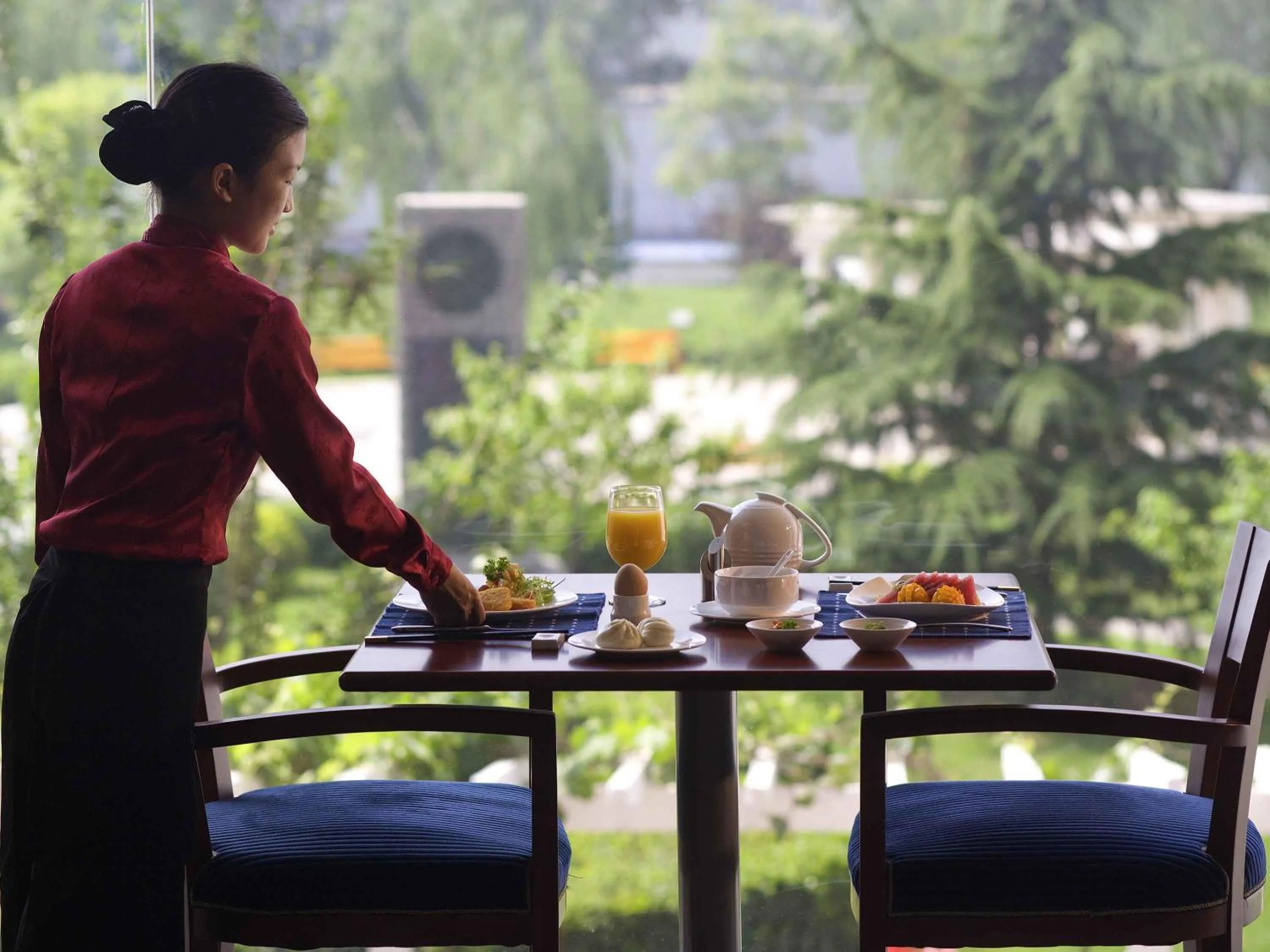 Restaurant/places to eat in Mercure Wanshang Beijing