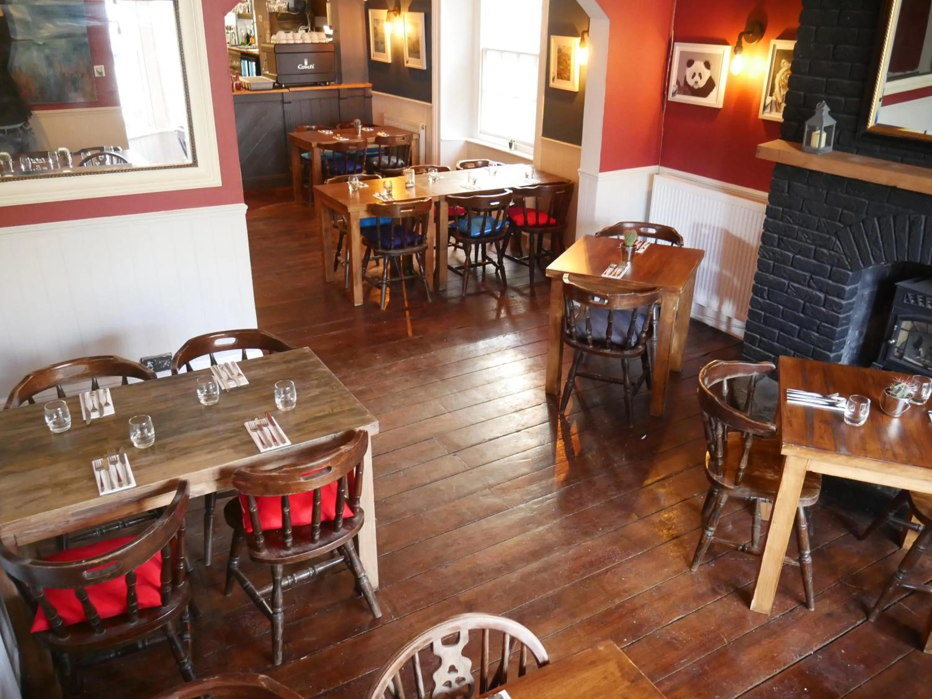 Restaurant/places to eat in The Fox and Hounds