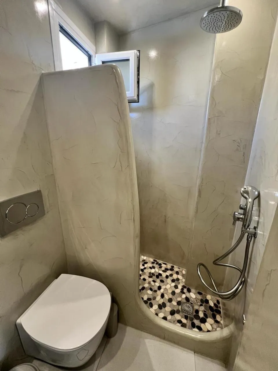 Bathroom in Vinas Place City Center