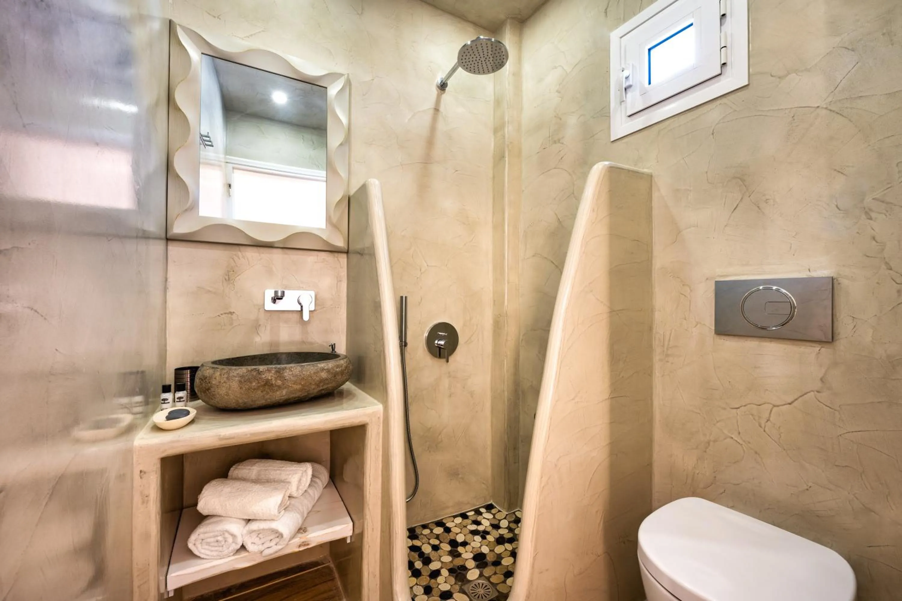 Bathroom in Vinas Place City Center