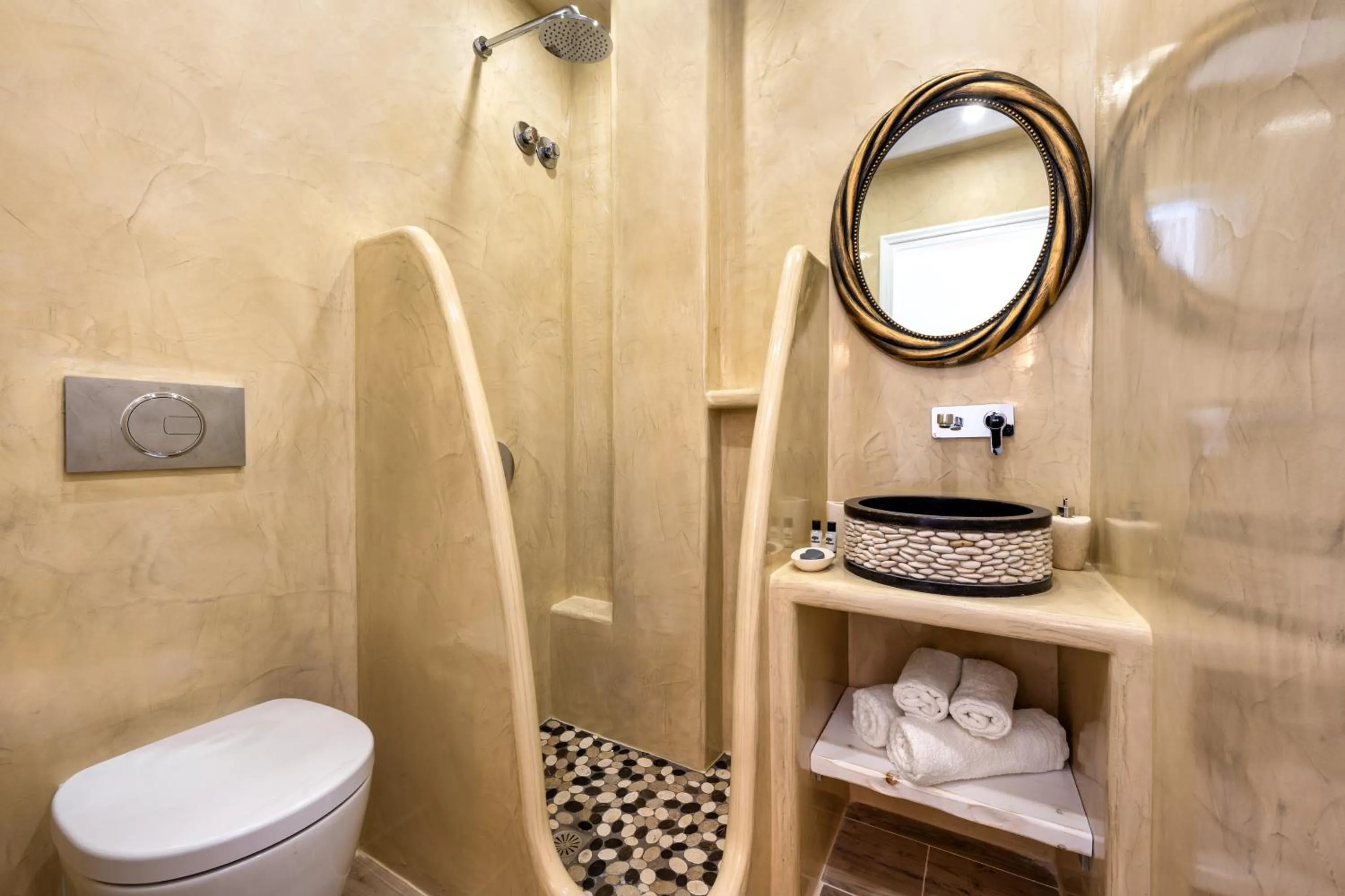 Bathroom in Vinas Place City Center