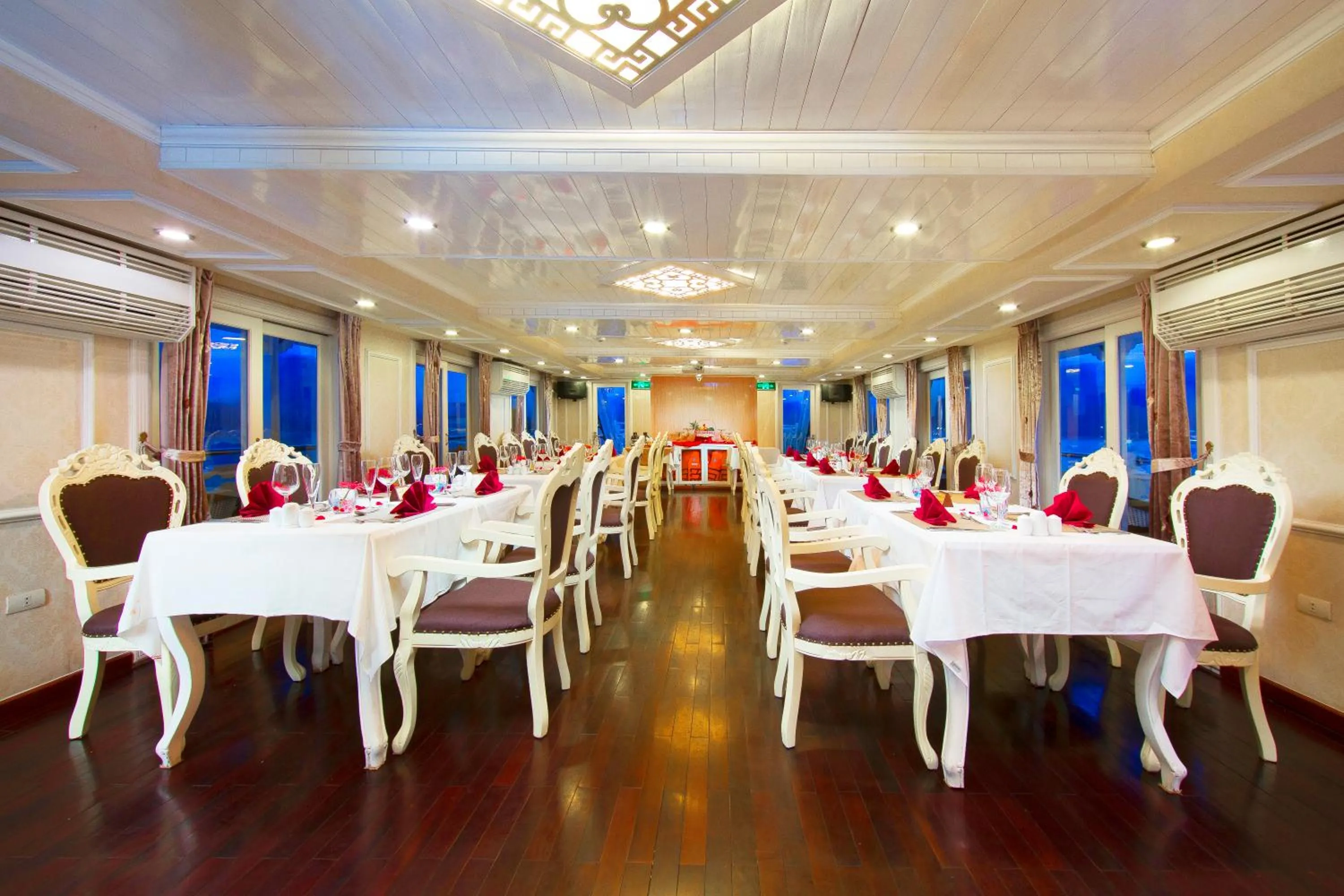 Signature Halong Cruise