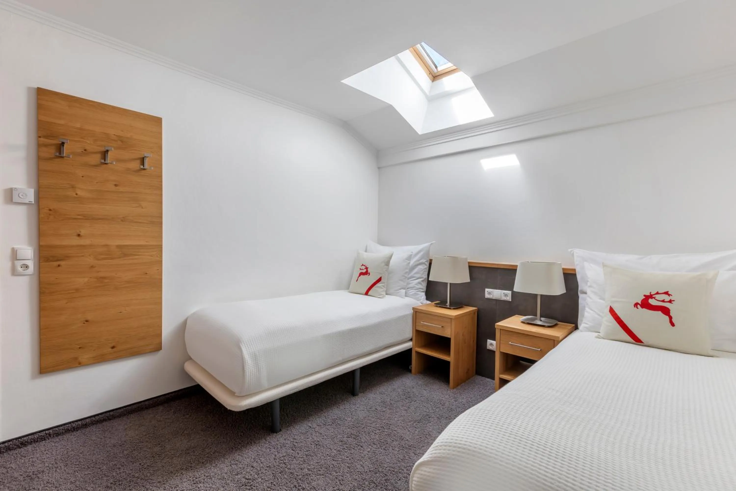 Bedroom, Bed in Alpine Club Resort