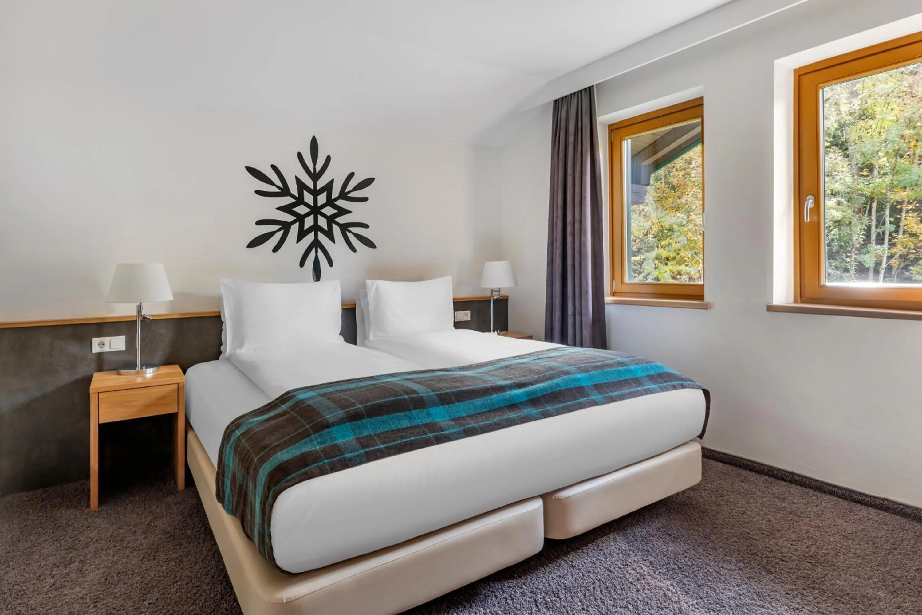 Bedroom, Bed in Alpine Club Resort