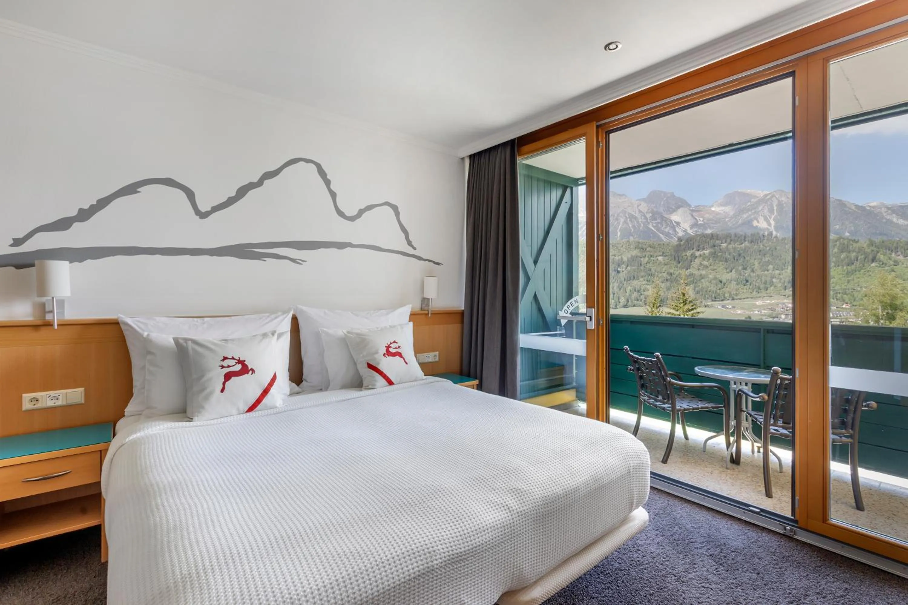 Bedroom, Bed in Alpine Club Resort
