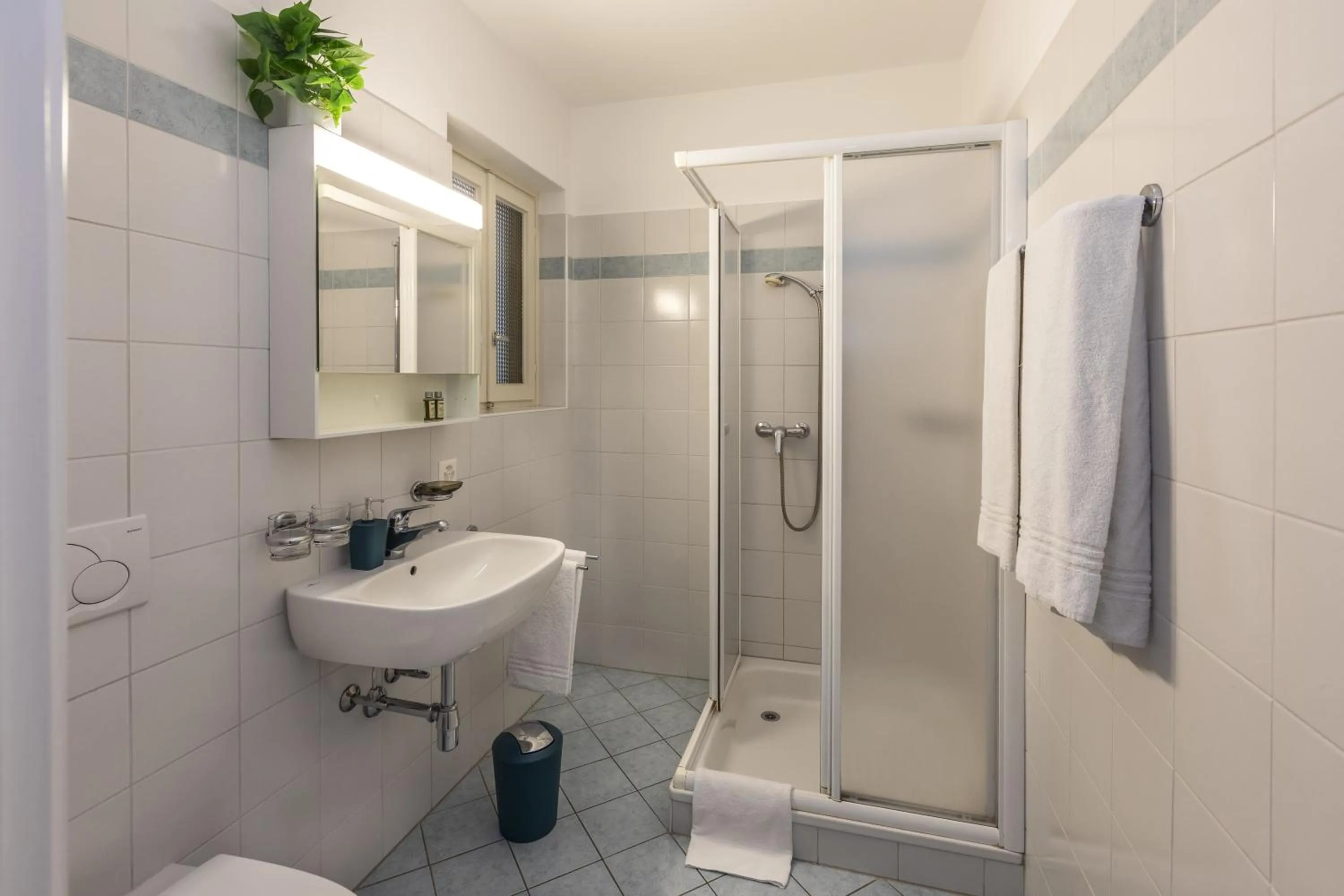 Shower in Garden Hotel Primavera