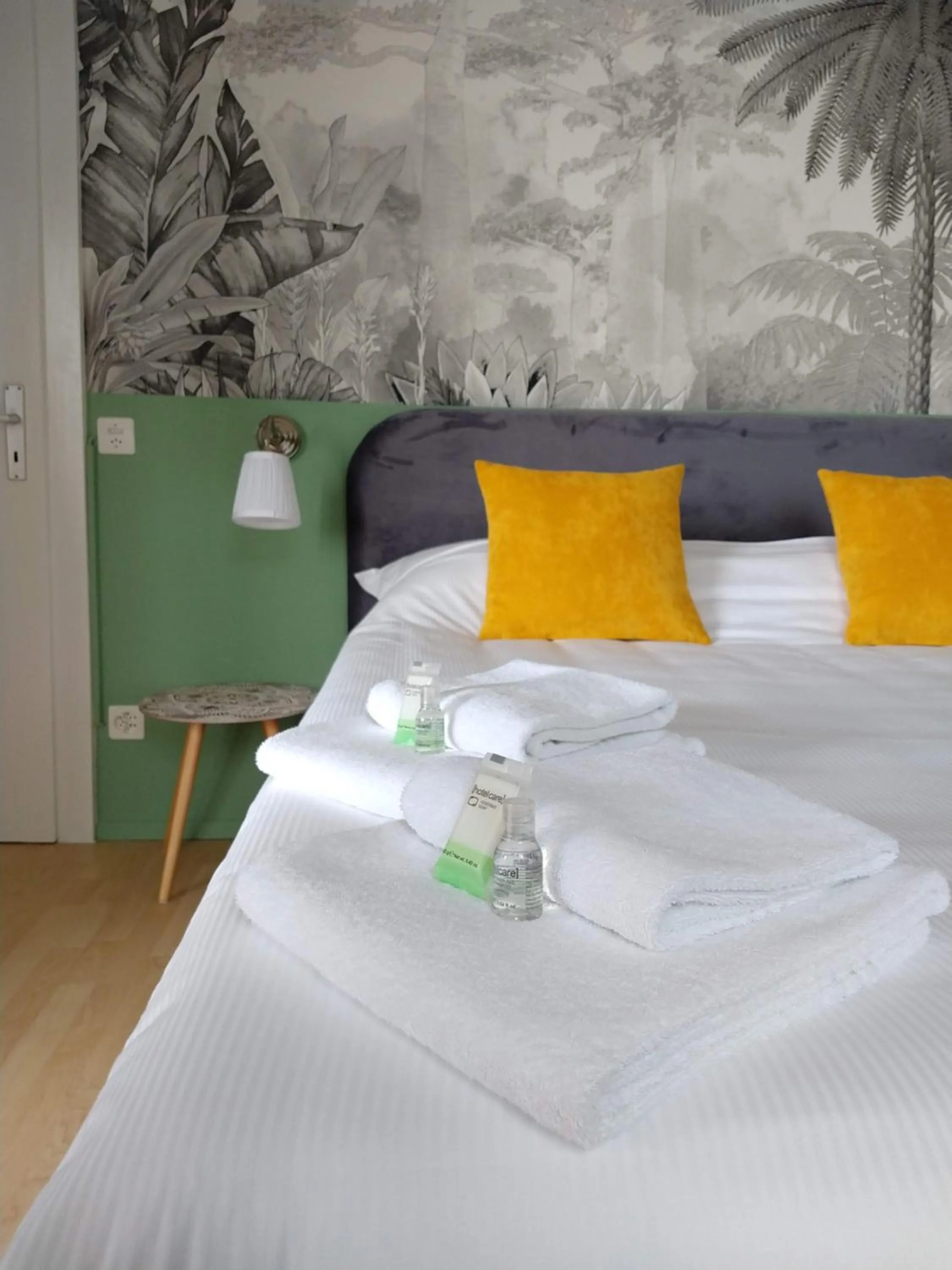 Bedroom, Bed in Garden Hotel Primavera