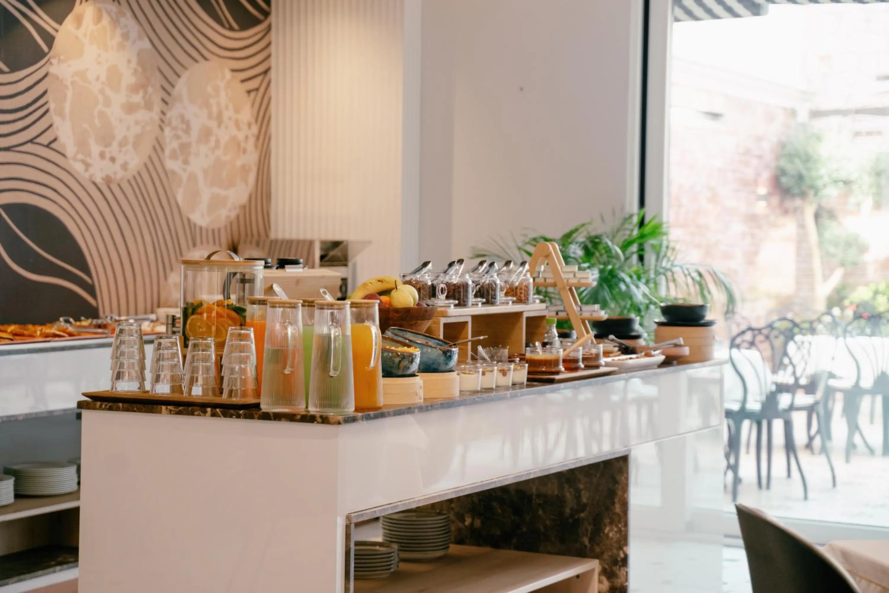 Food and drinks in Moenia Boutique Hotel