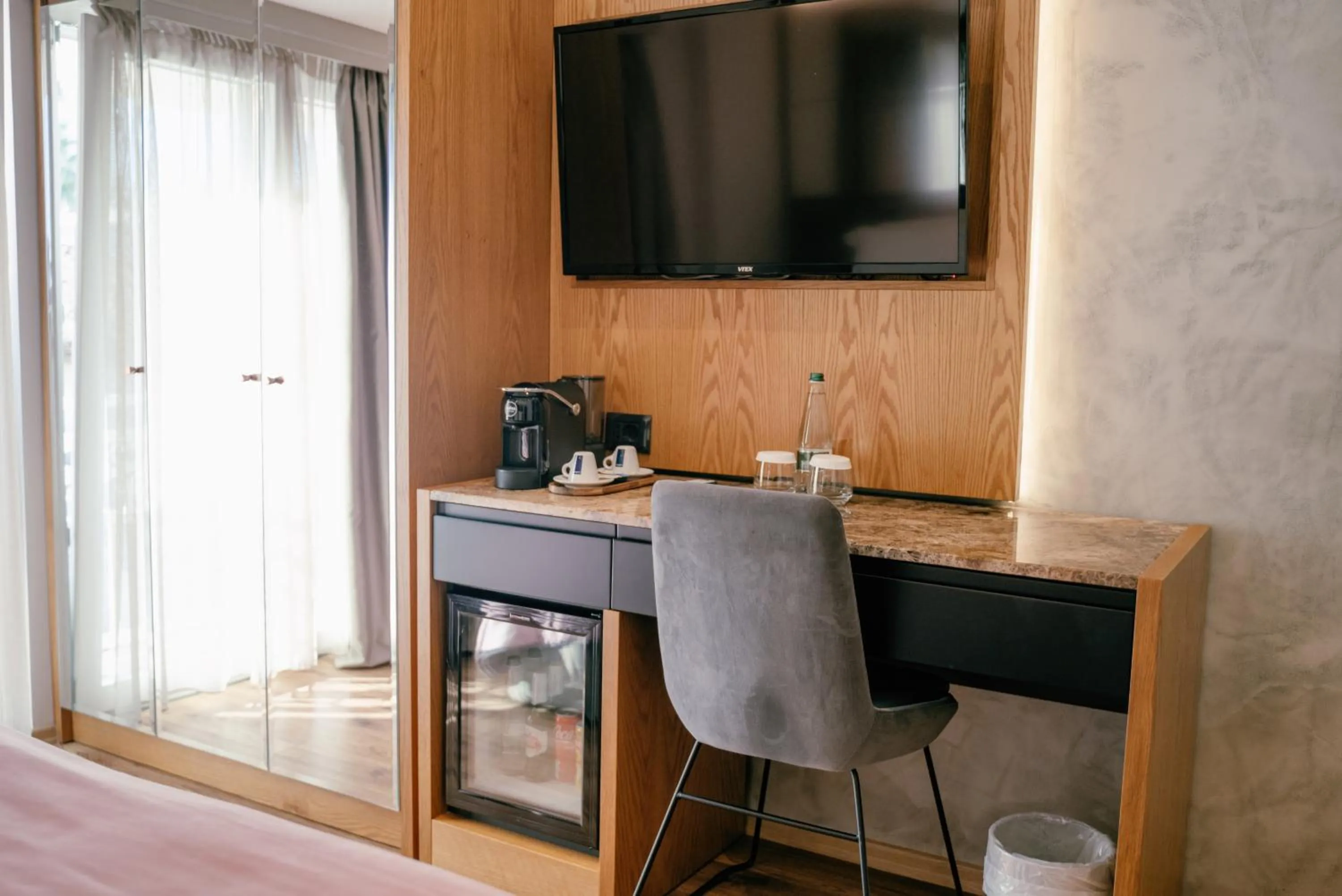 TV and multimedia in Moenia Boutique Hotel