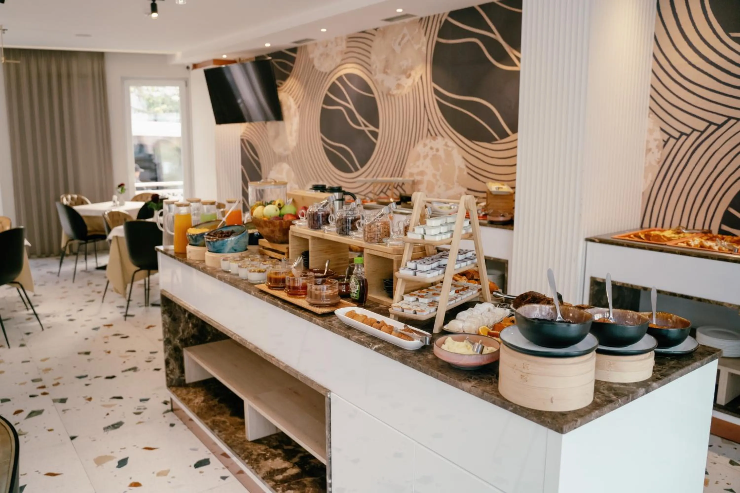 Food and drinks in Moenia Boutique Hotel