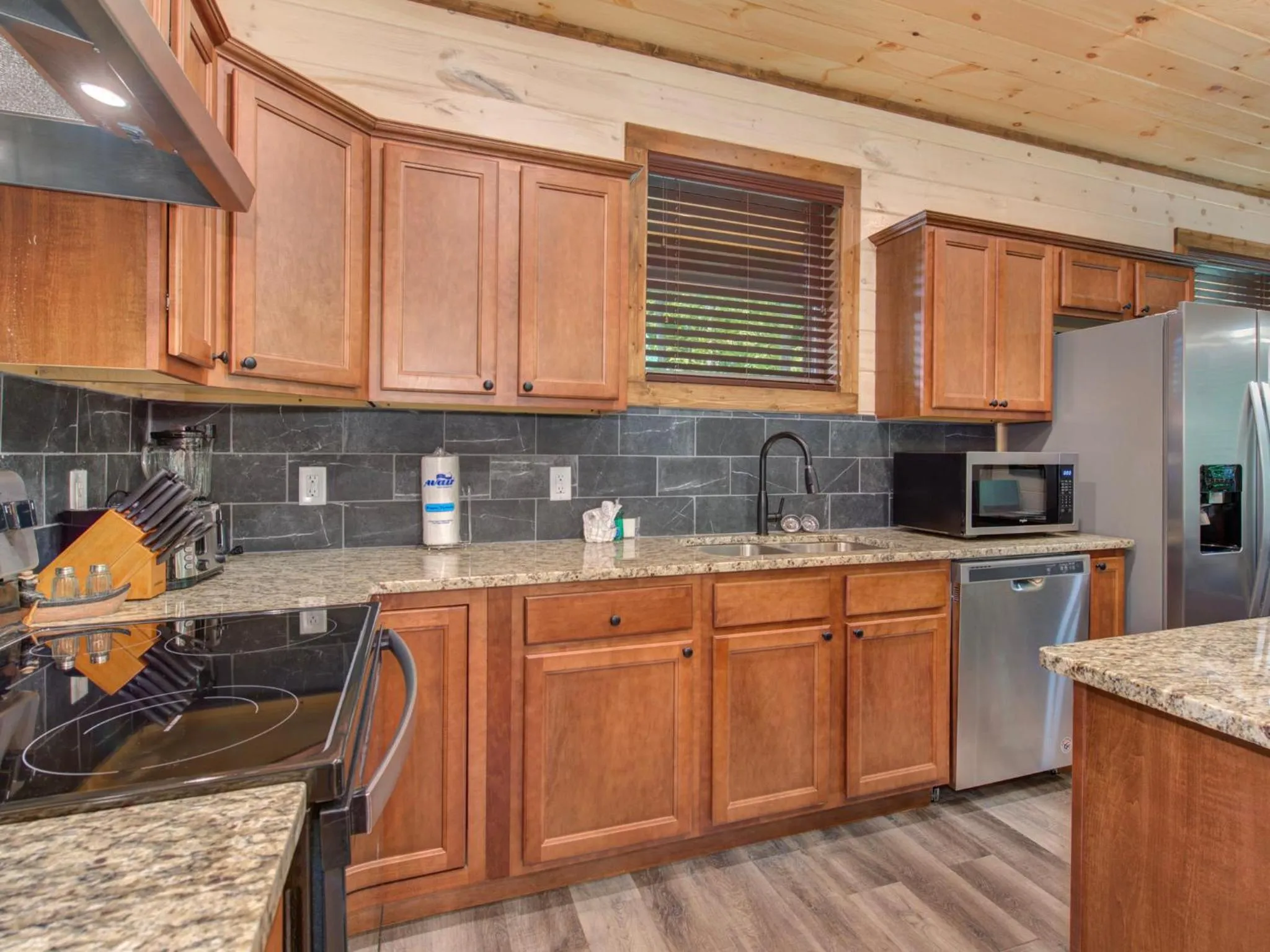 Kitchen or kitchenette in Three Little Bears