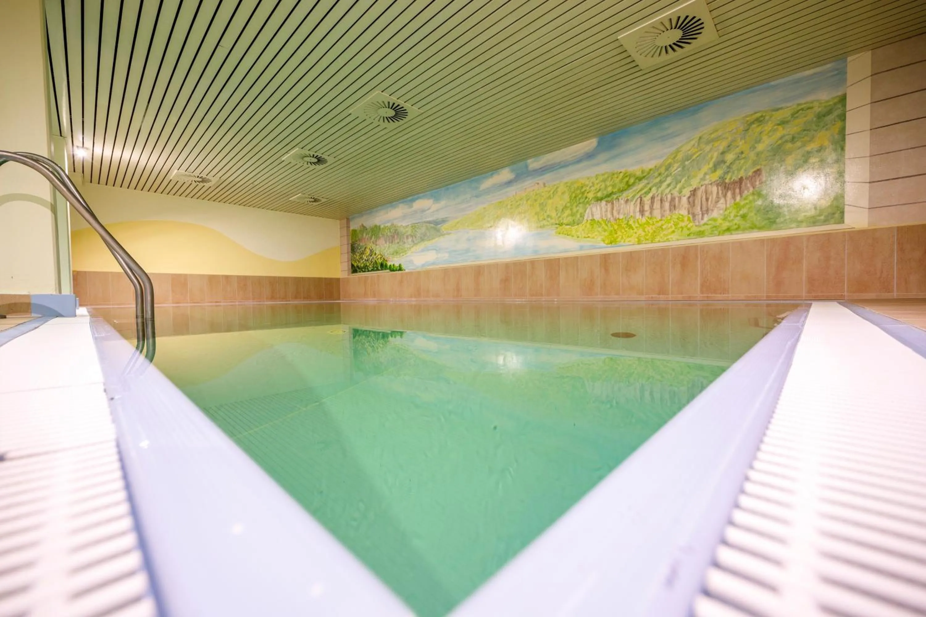 Swimming pool in Hotel Sportwelt Radeberg
