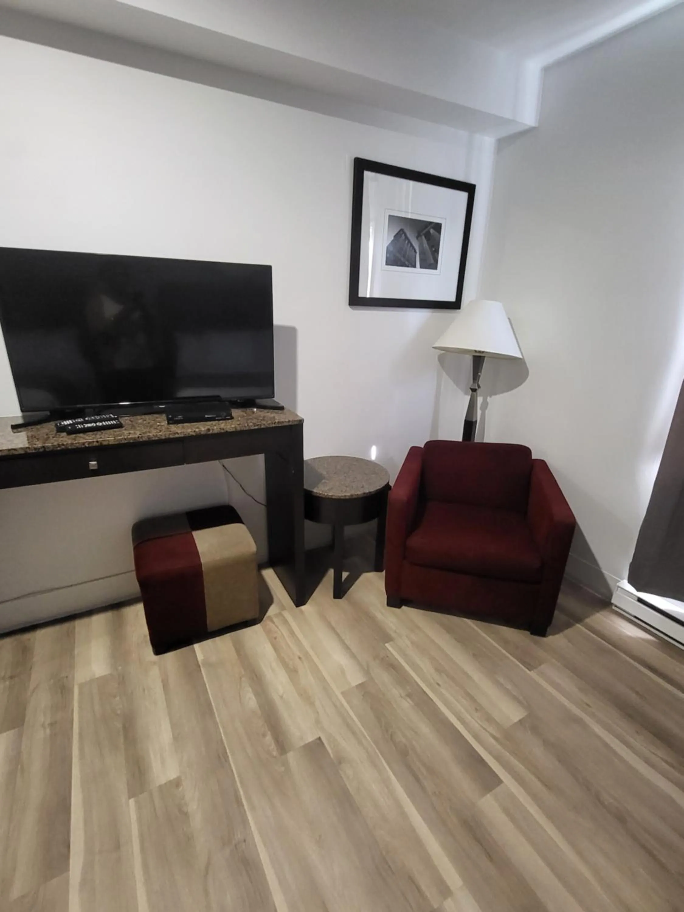 Communal lounge/ TV room in Hotel Sigma