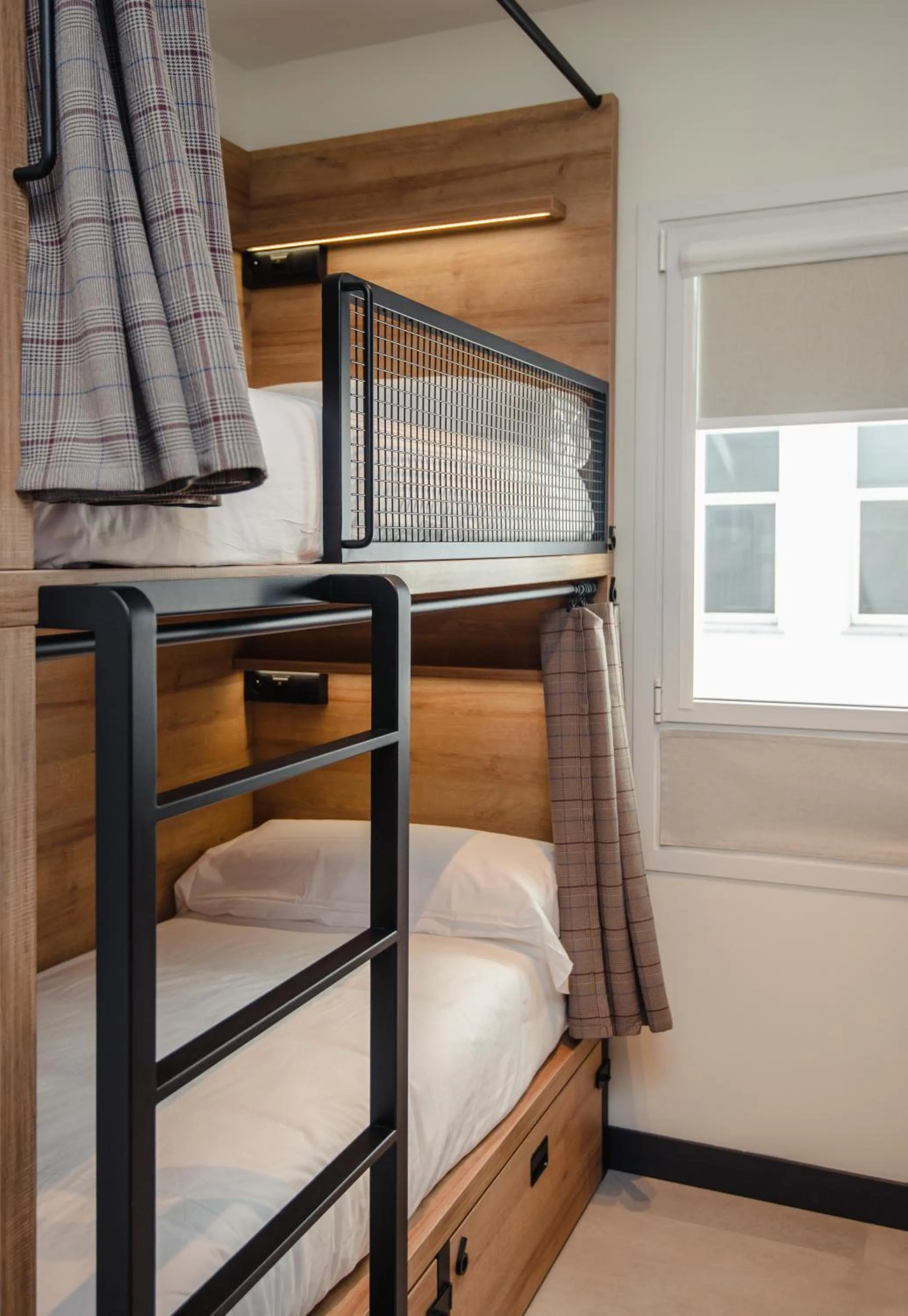 Bed in LATROUPE La Granja