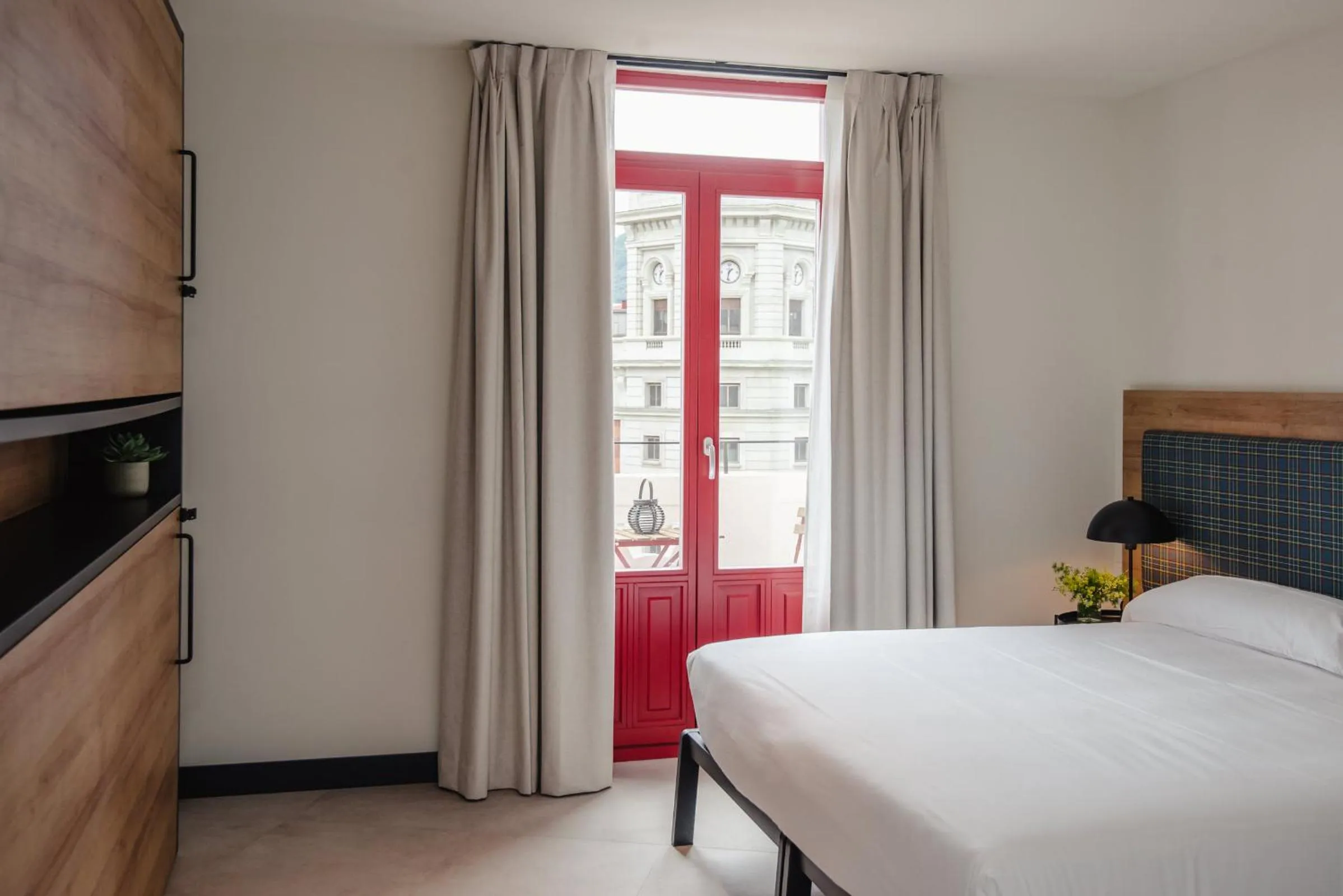 Photo of the whole room, Bed in LATROUPE La Granja