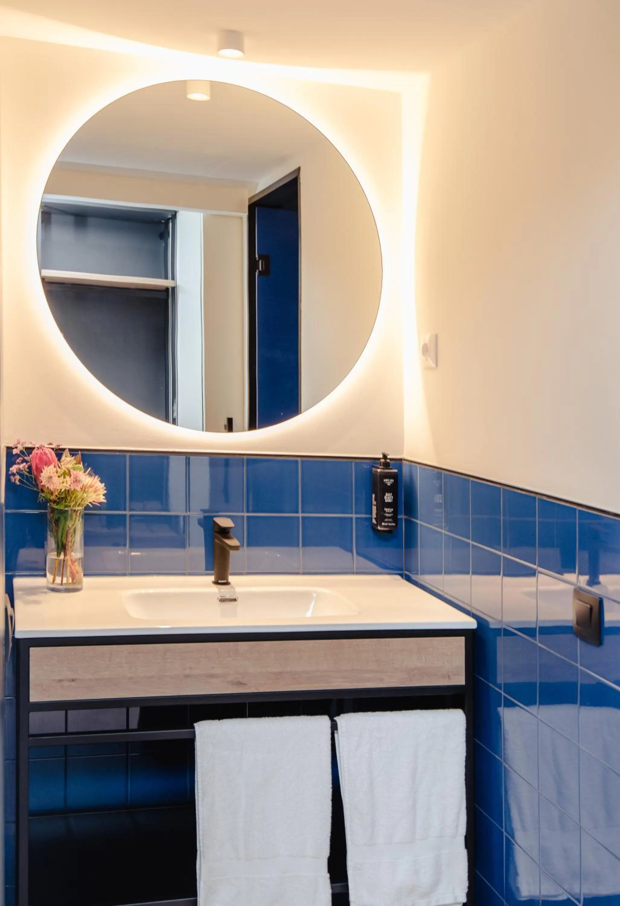 Bathroom in LATROUPE La Granja