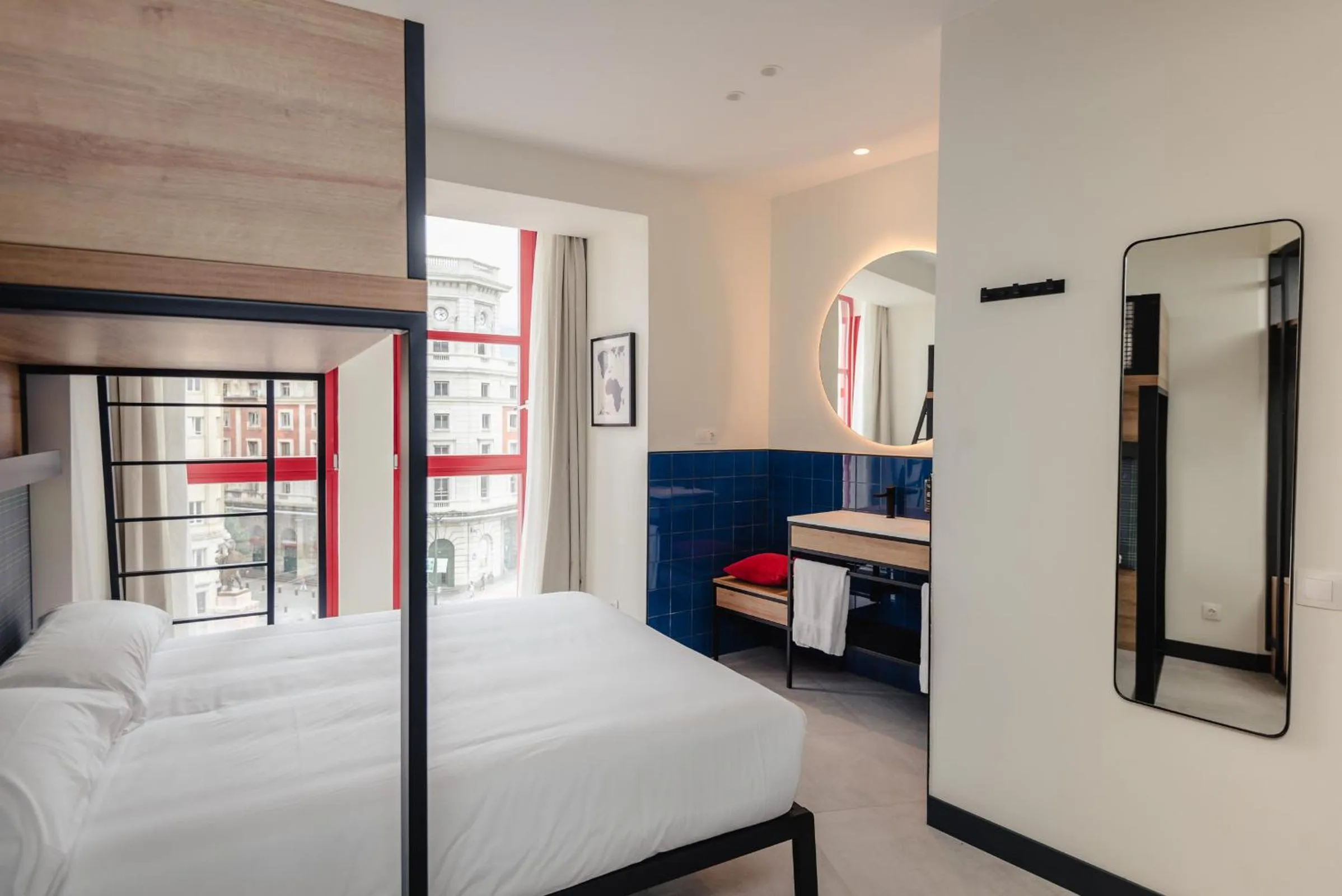 Photo of the whole room, Bed in LATROUPE La Granja