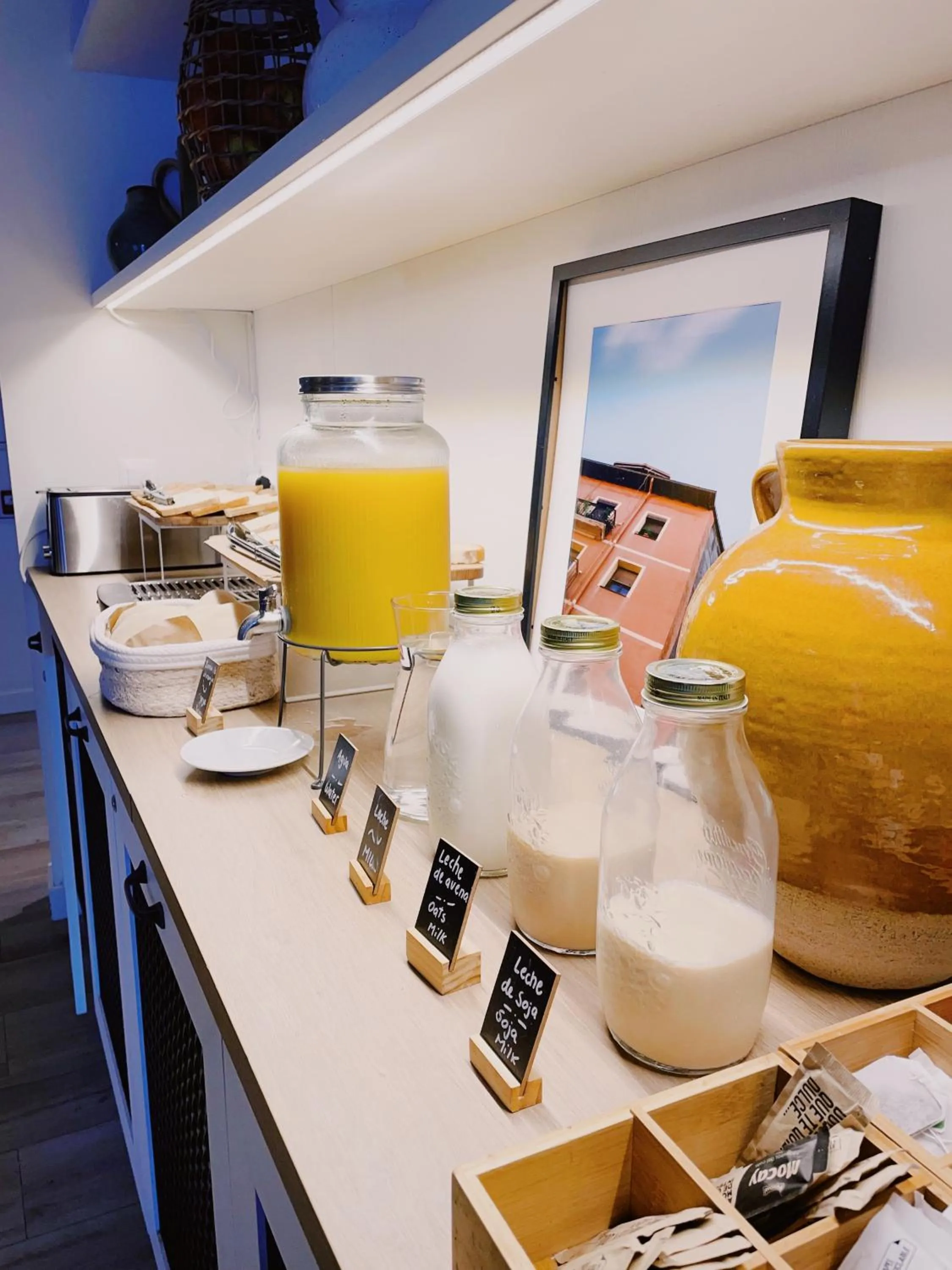 Buffet breakfast in LATROUPE La Granja