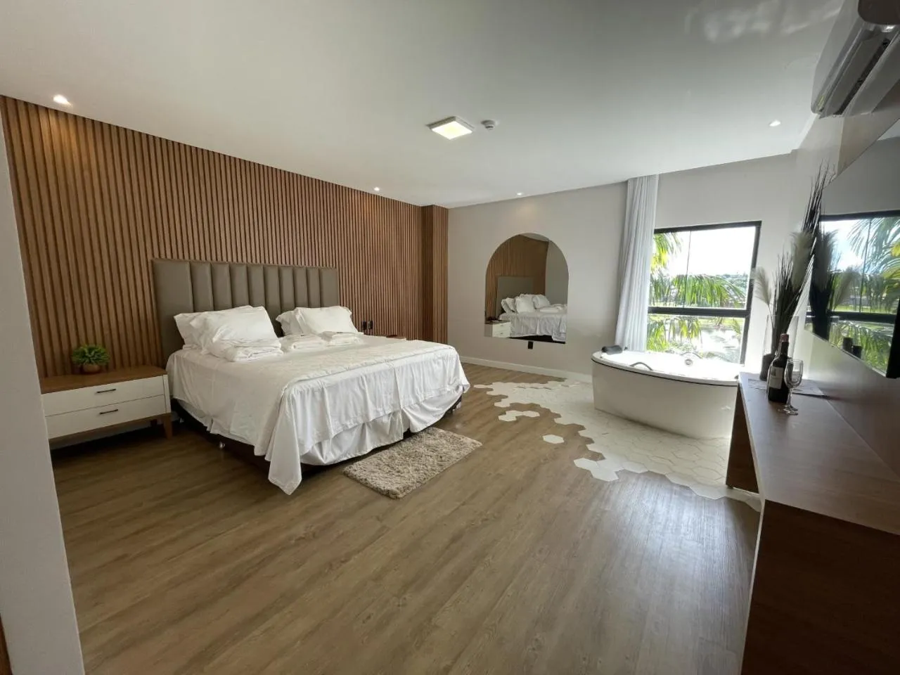 Photo of the whole room, Bed in Hotel do Lago