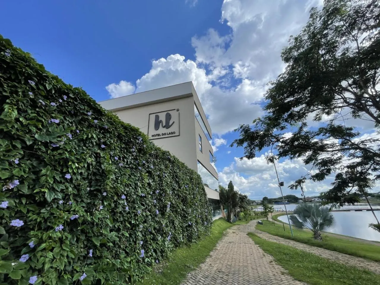 Property building in Hotel do Lago