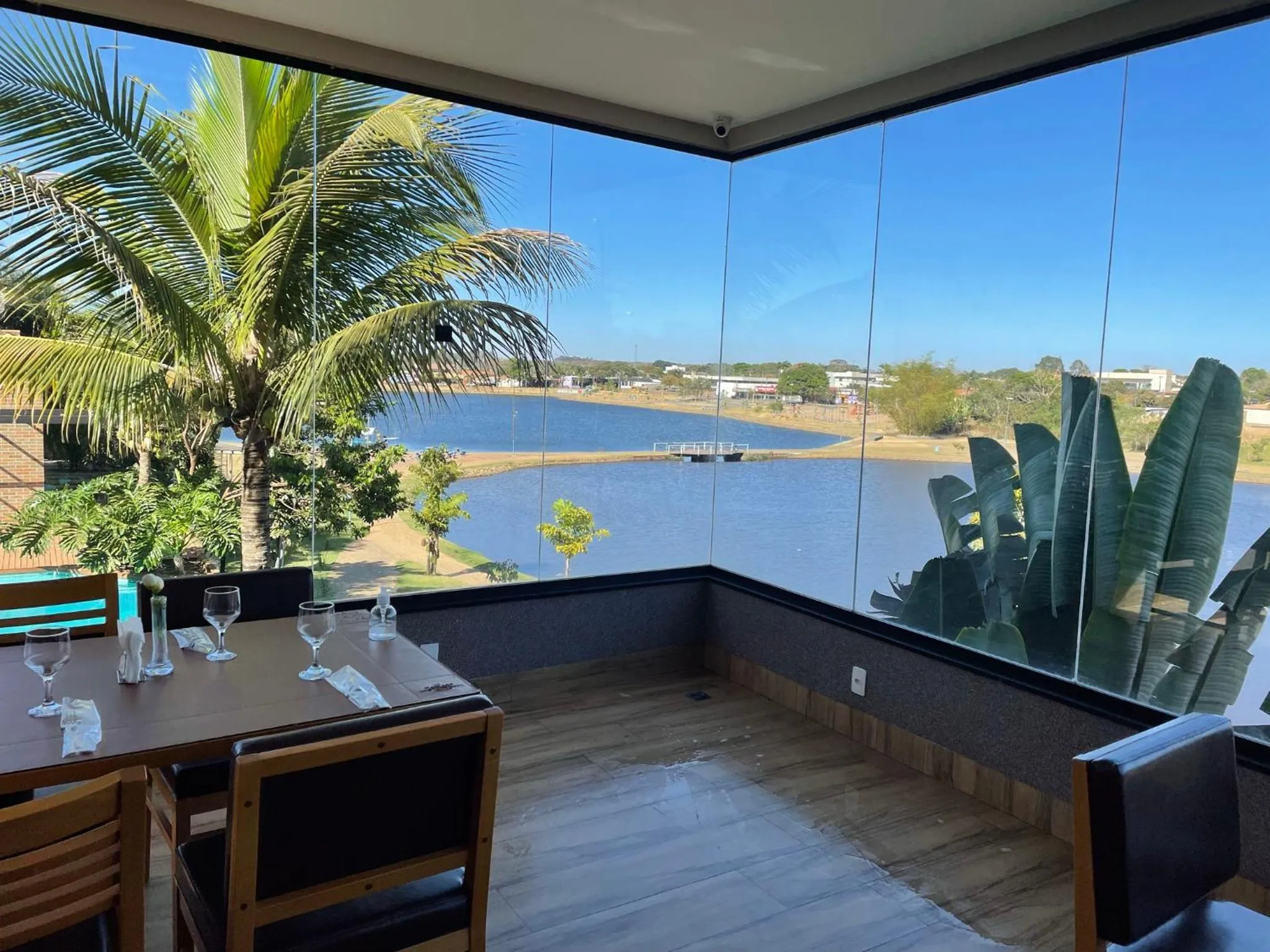 Restaurant/places to eat in Hotel do Lago