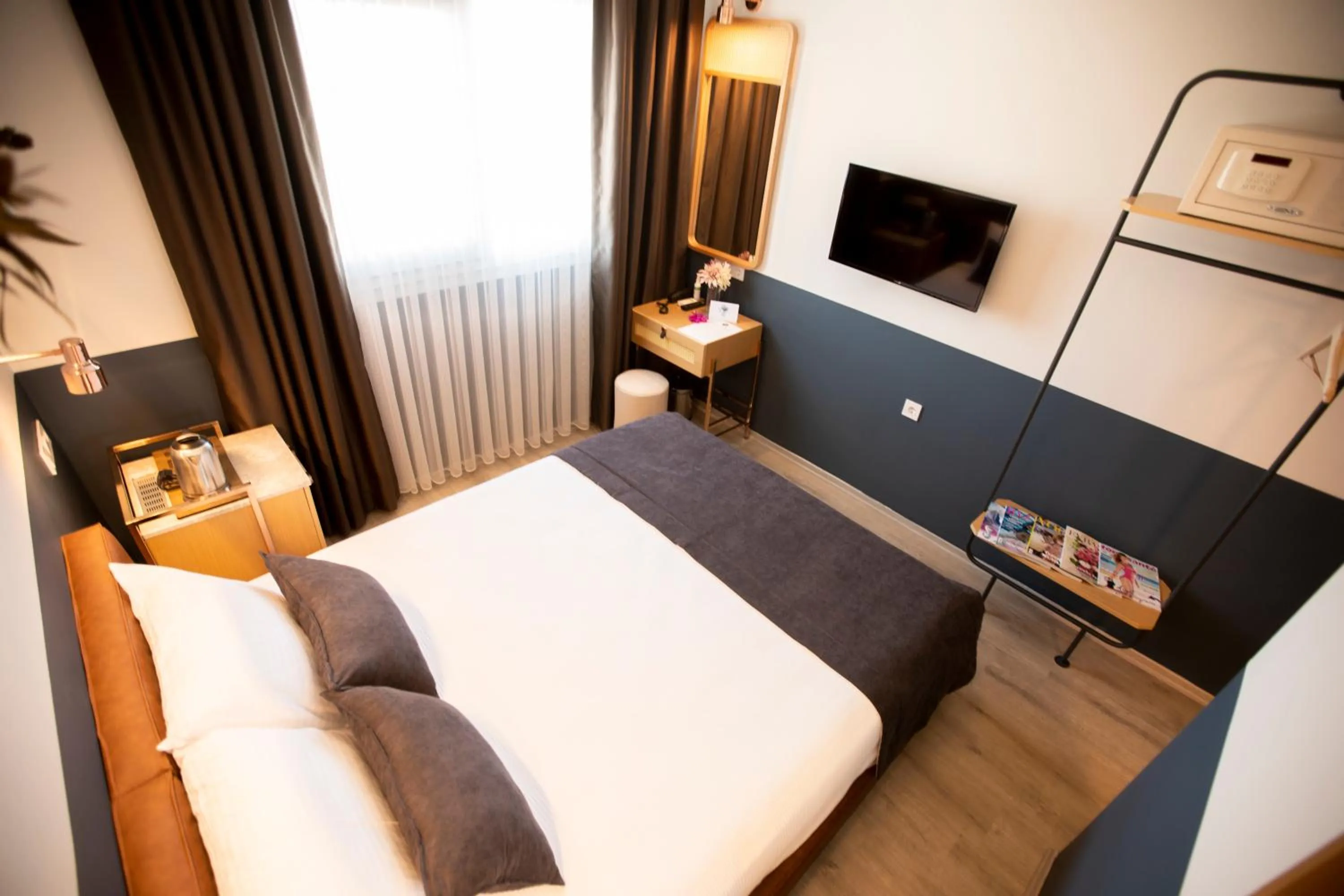 Photo of the whole room, Bed in Urla 1867 Hotel