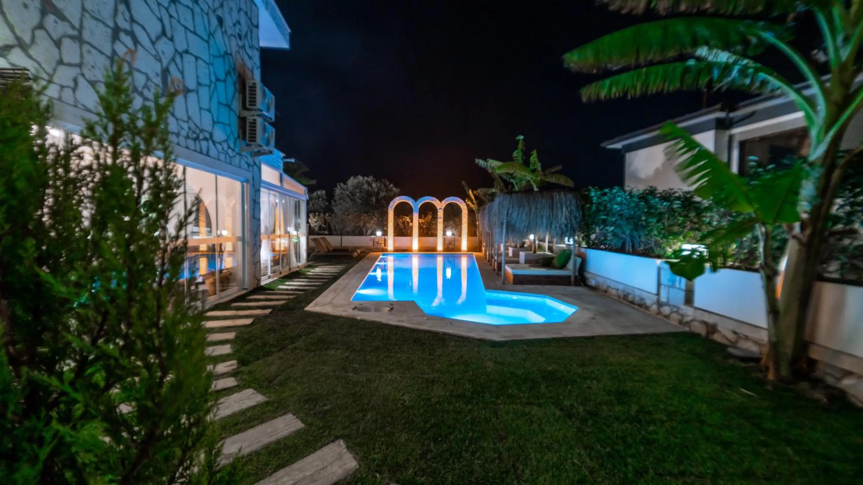 Night in Urla 1867 Hotel