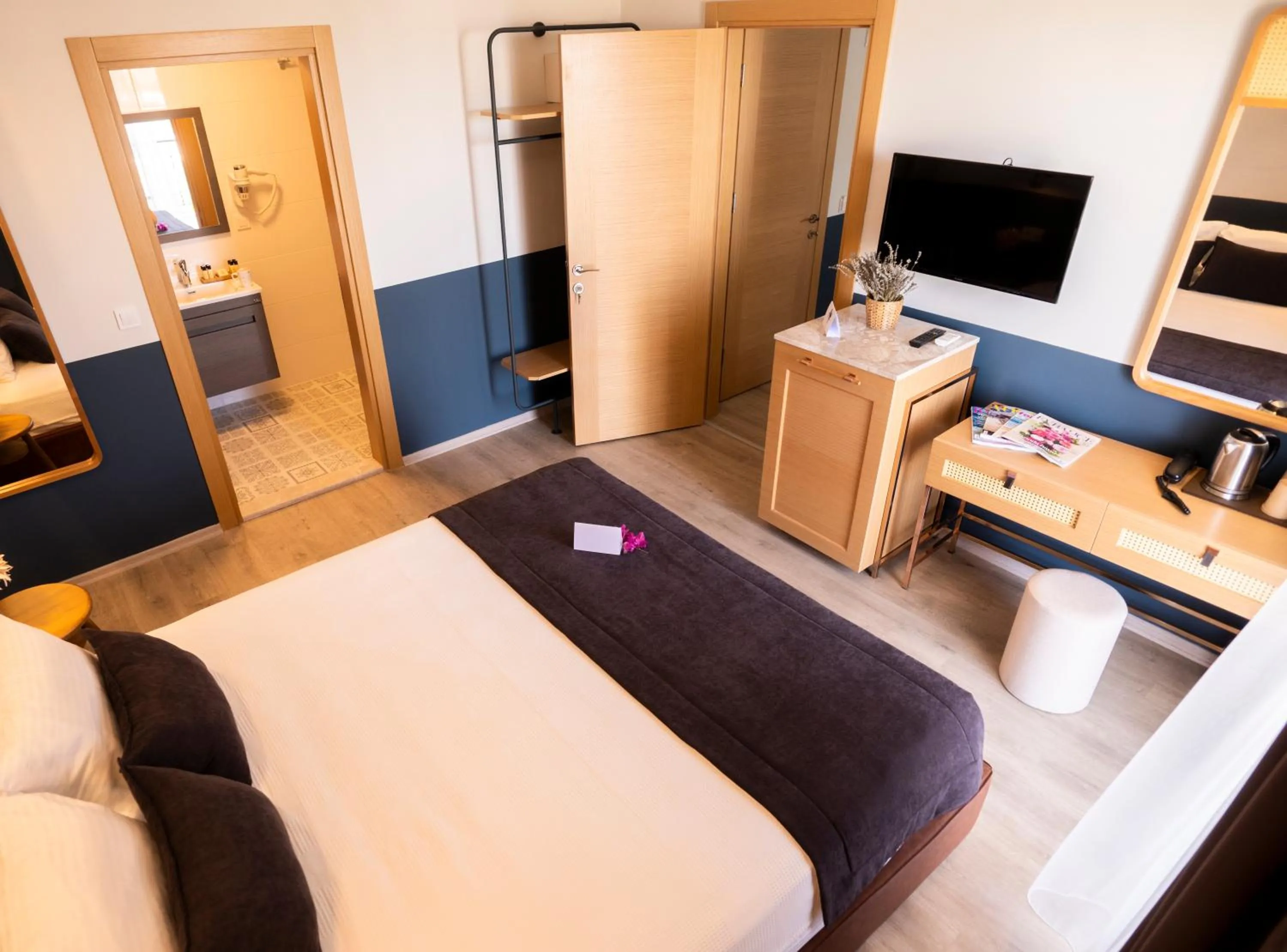 Photo of the whole room, Bed in Urla 1867 Hotel