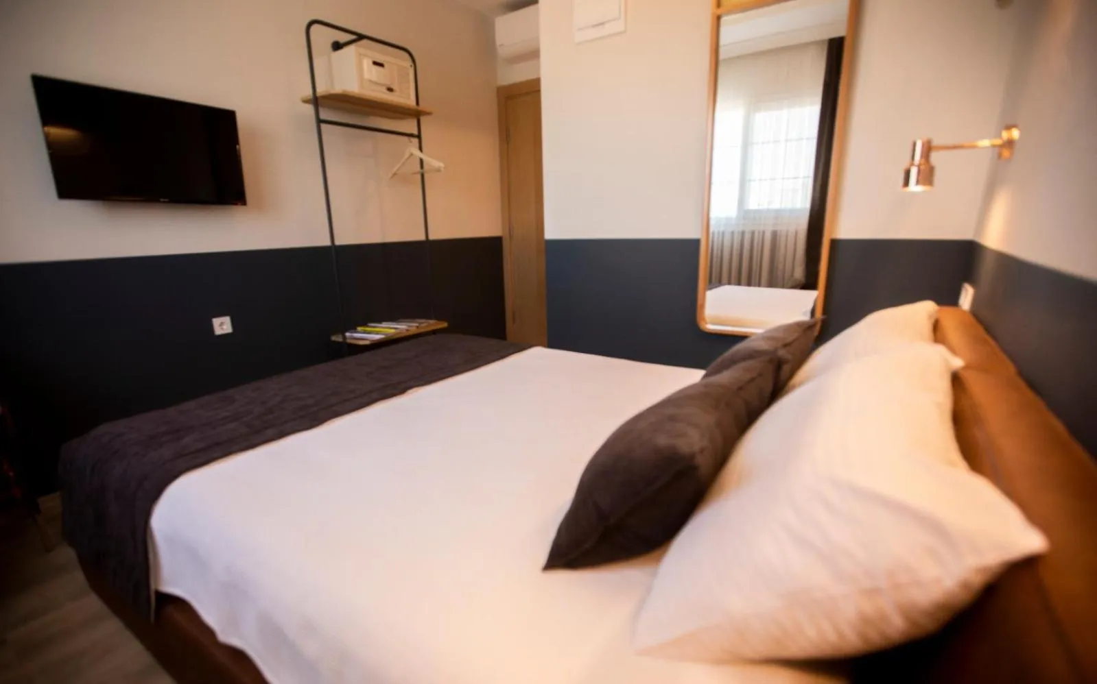 Photo of the whole room, Bed in Urla 1867 Hotel