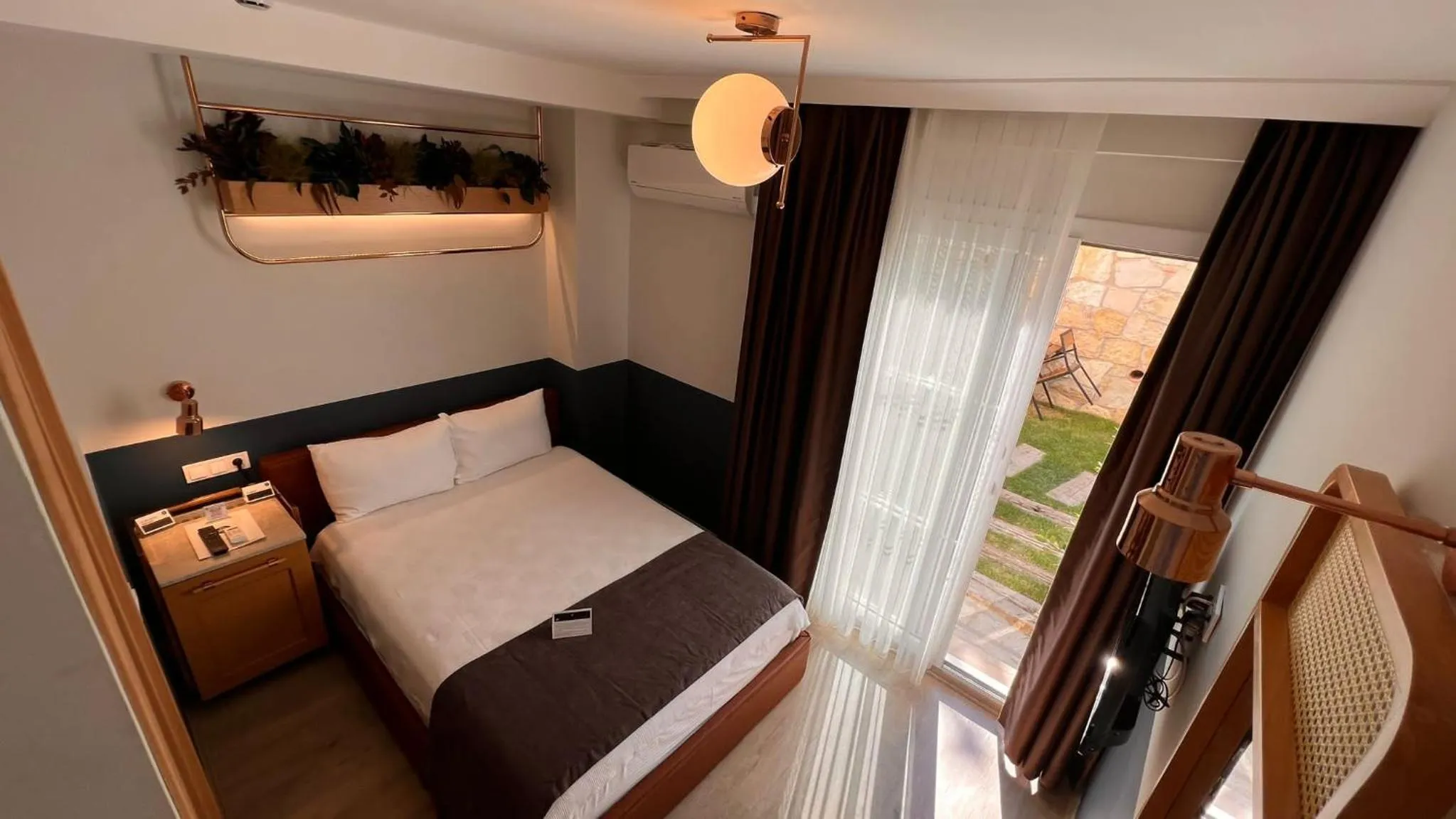 Photo of the whole room, Bed in Urla 1867 Hotel