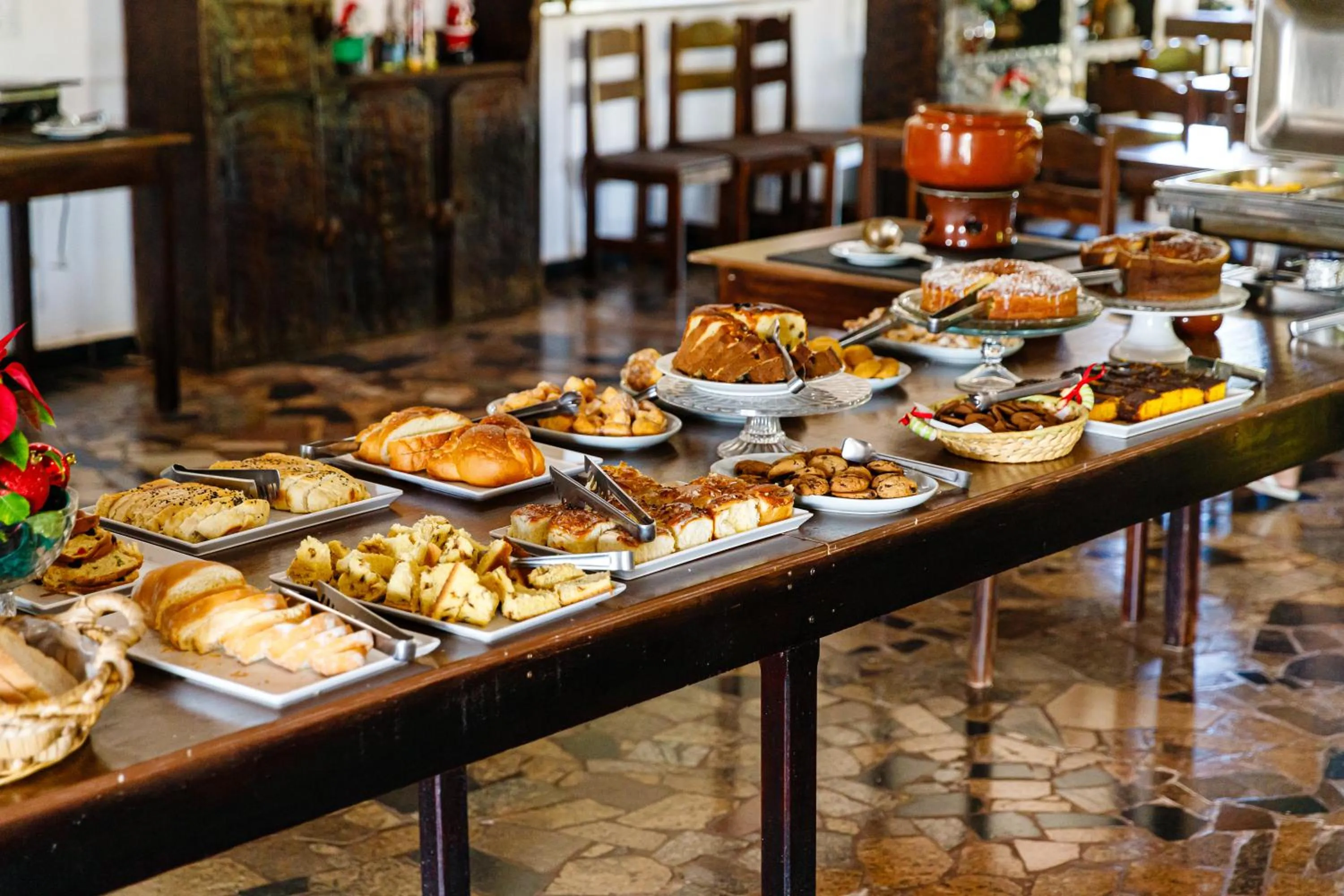 Food and drinks in Hotel Morro De Santo Agostinho