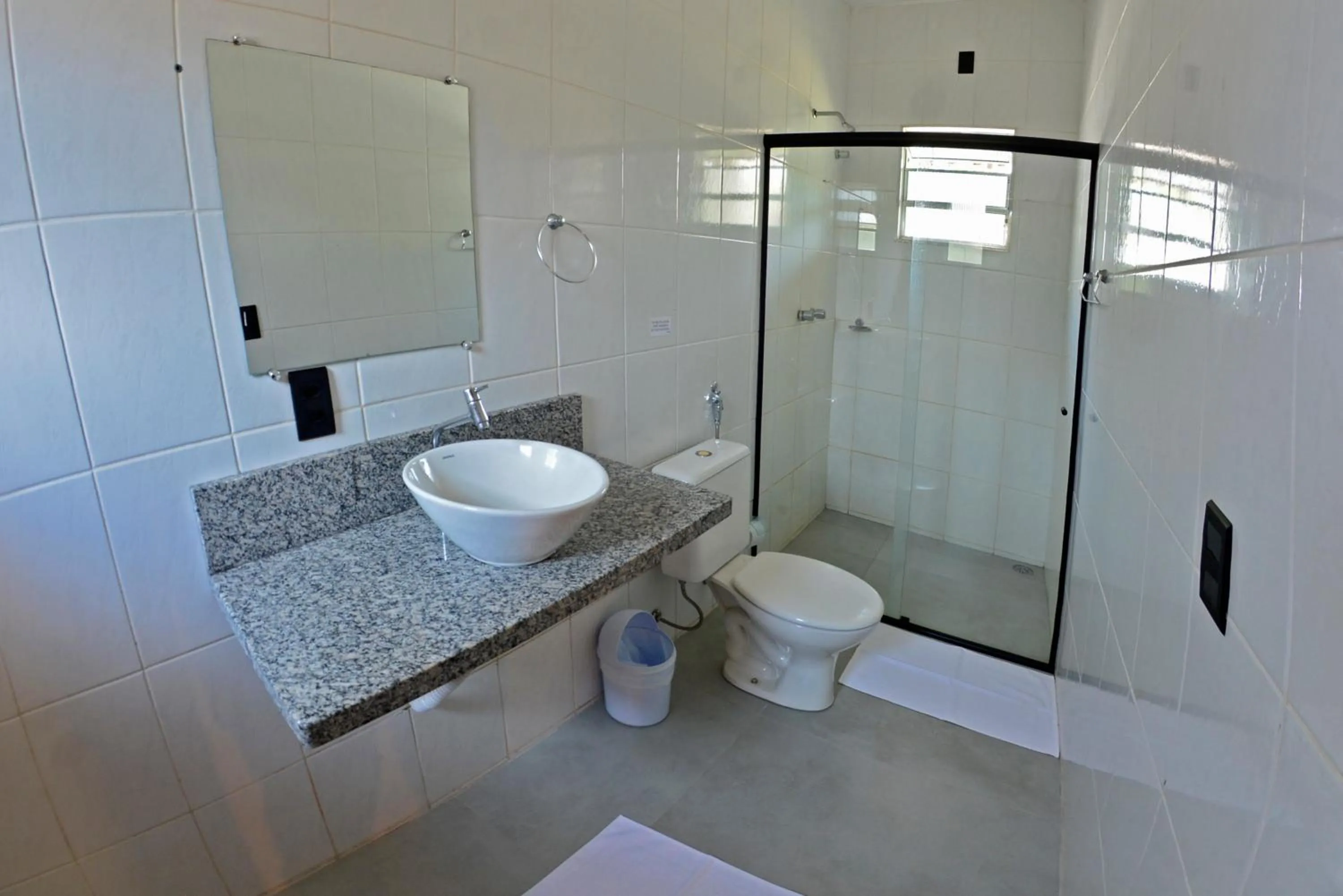 Shower in Hotel Morro De Santo Agostinho