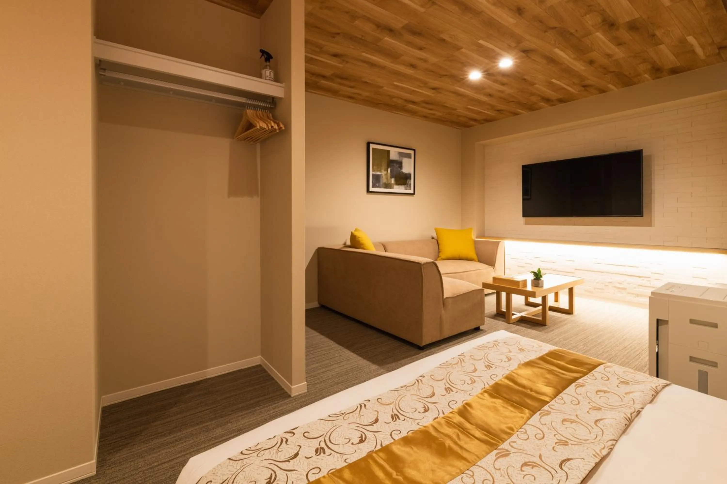 Photo of the whole room in GRAND BASE Saiwaimachi