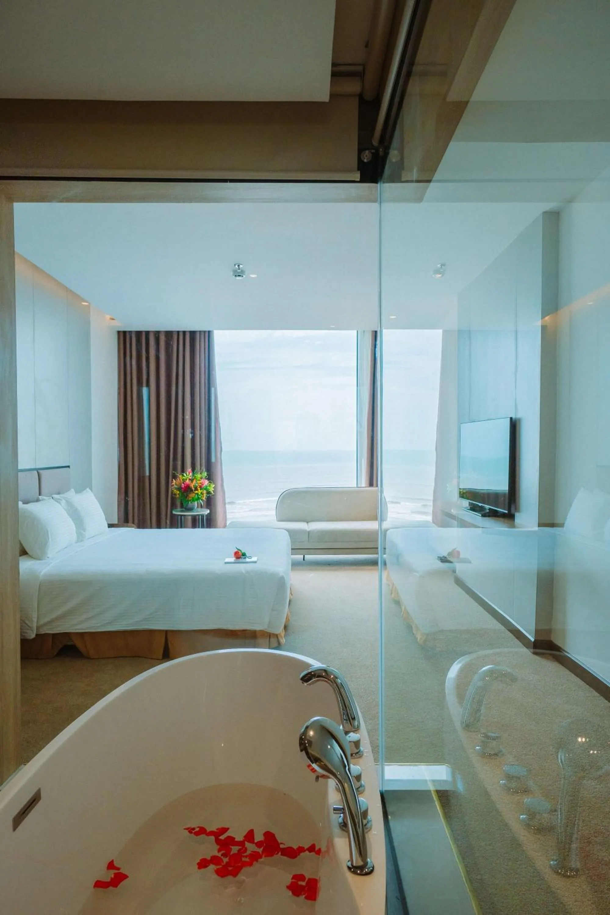 Photo of the whole room, Bed in Mường Thanh Luxury Xuân Thành