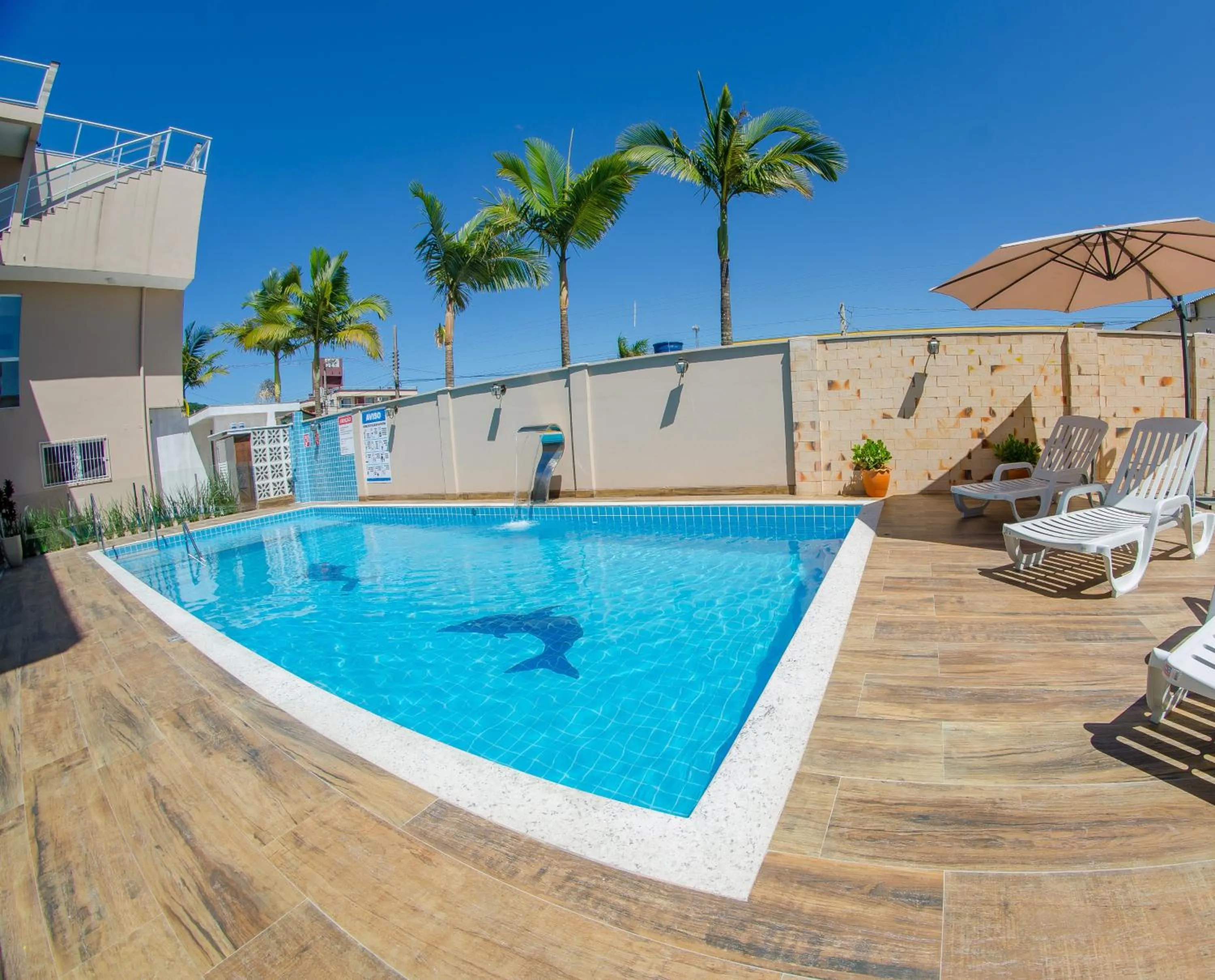 Swimming pool in Villarejo Parque Hotel