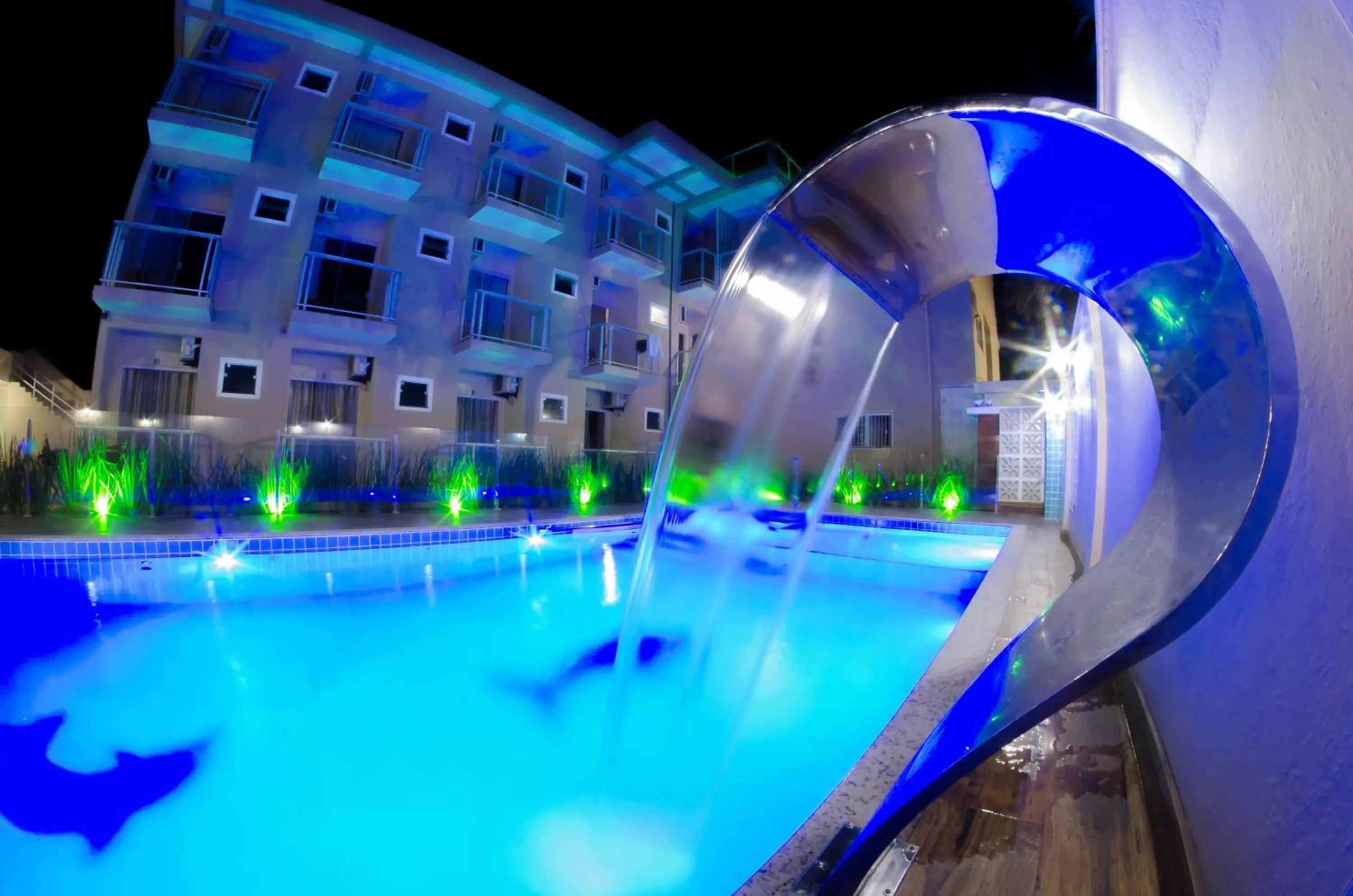 Swimming pool in Villarejo Parque Hotel