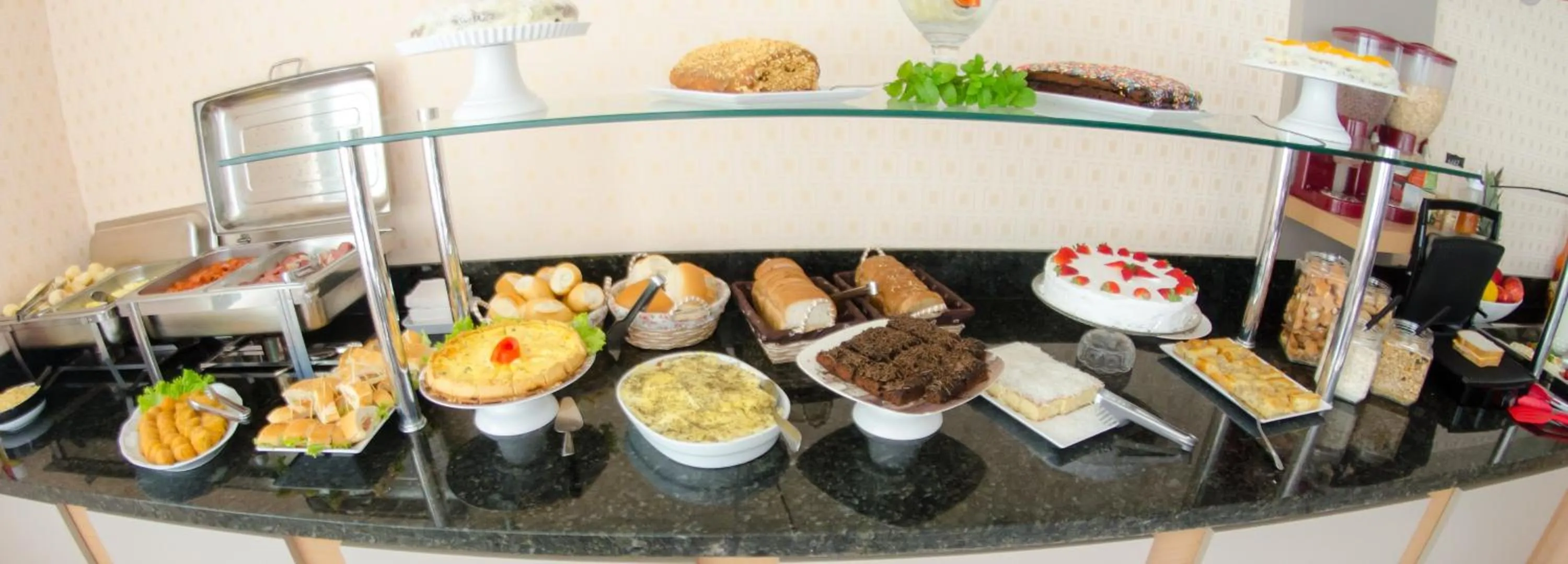 Buffet breakfast in Villarejo Parque Hotel