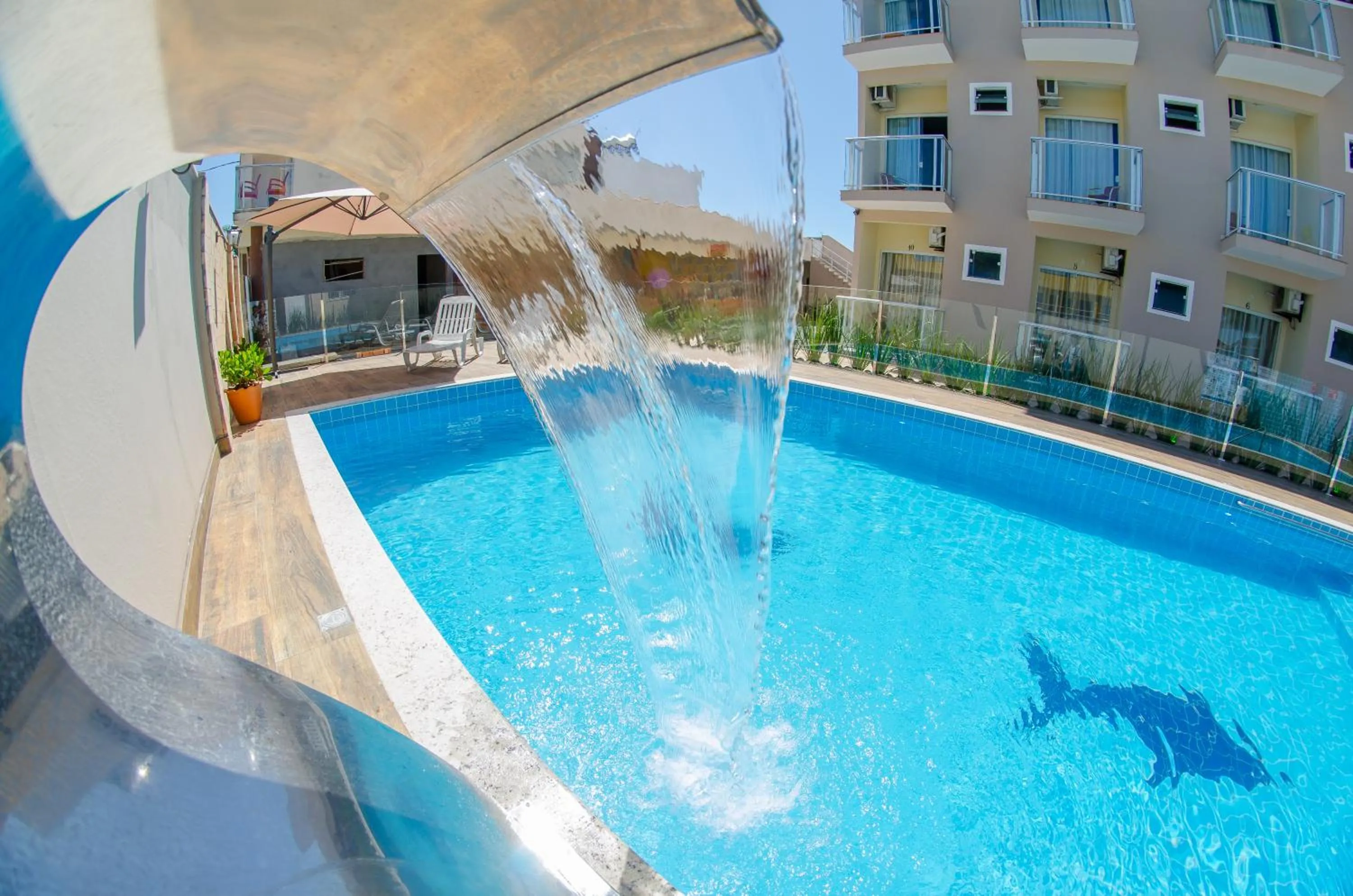 Swimming pool in Villarejo Parque Hotel