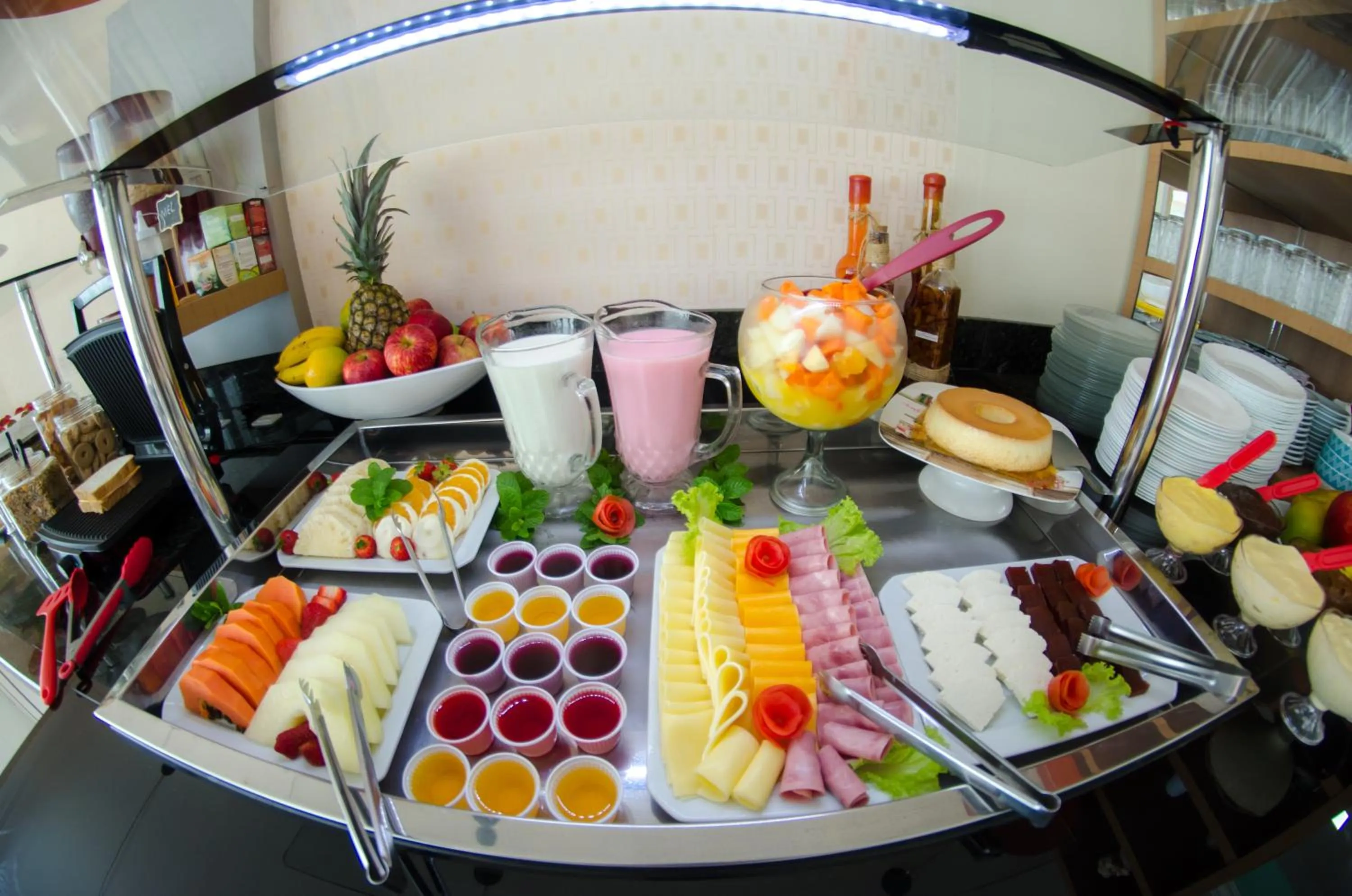 Buffet breakfast in Villarejo Parque Hotel