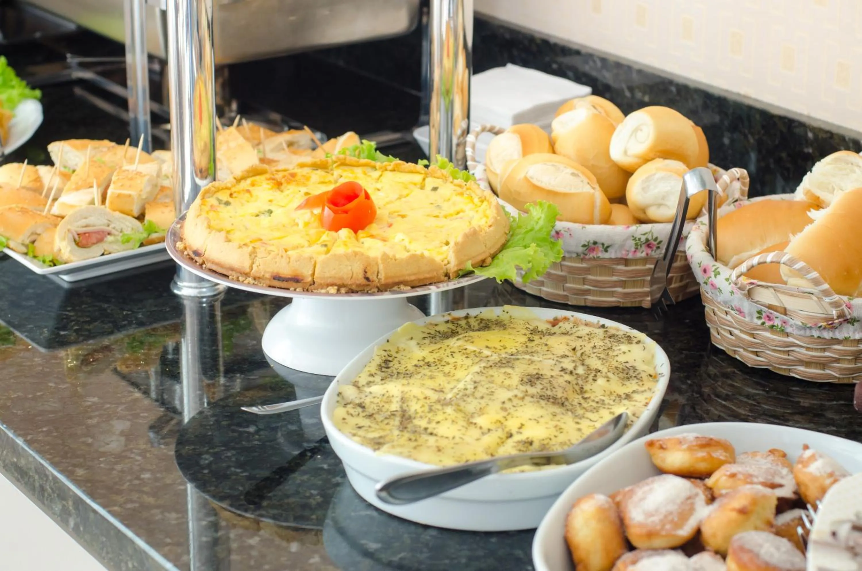 Buffet breakfast in Villarejo Parque Hotel