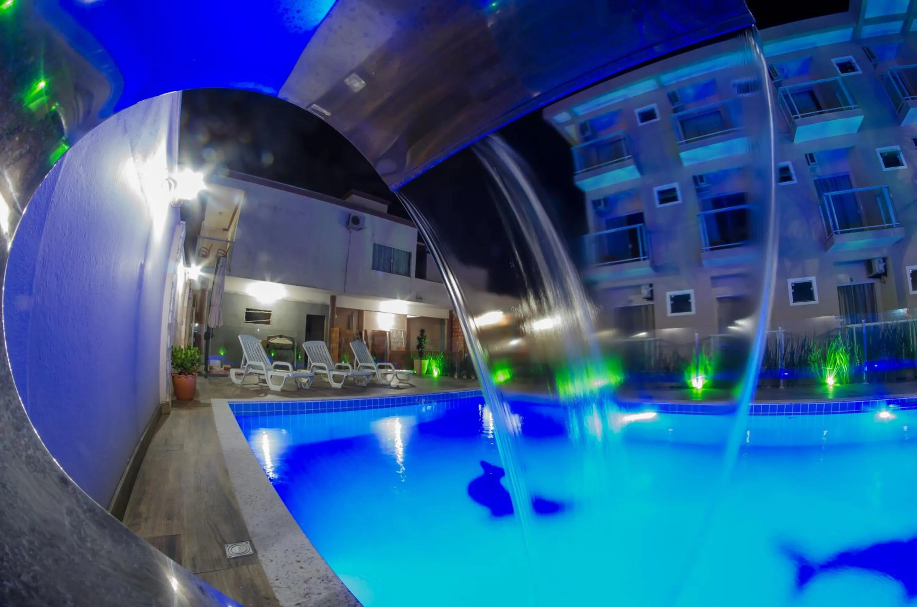 Swimming pool in Villarejo Parque Hotel