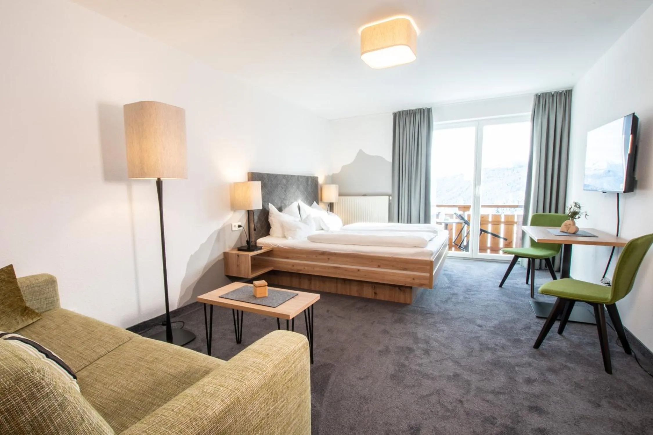 Photo of the whole room, Bed in Alpengasthof Hörnlepass