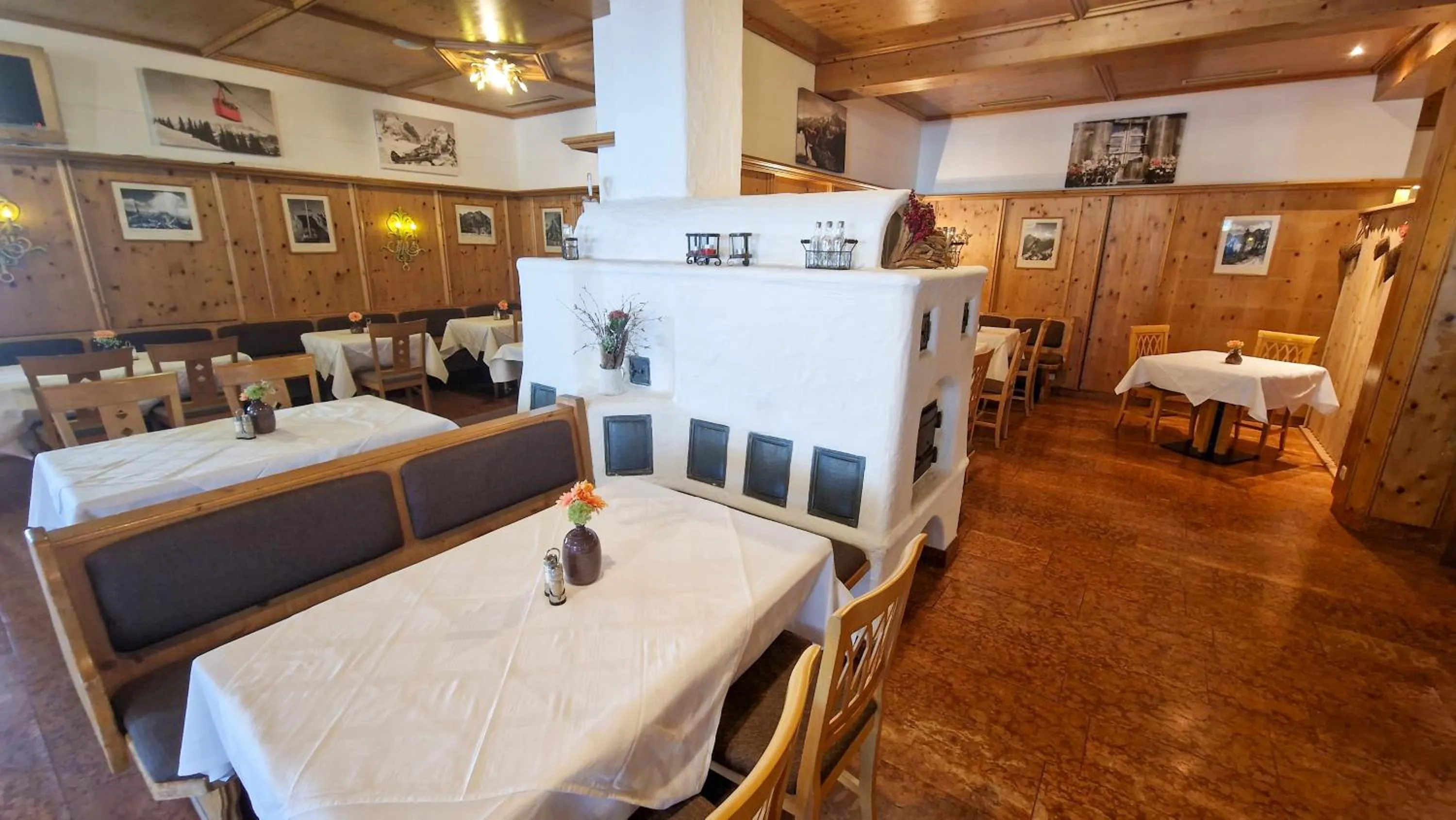 Restaurant/places to eat in Das Alpin - Hotel Garni Guesthouse