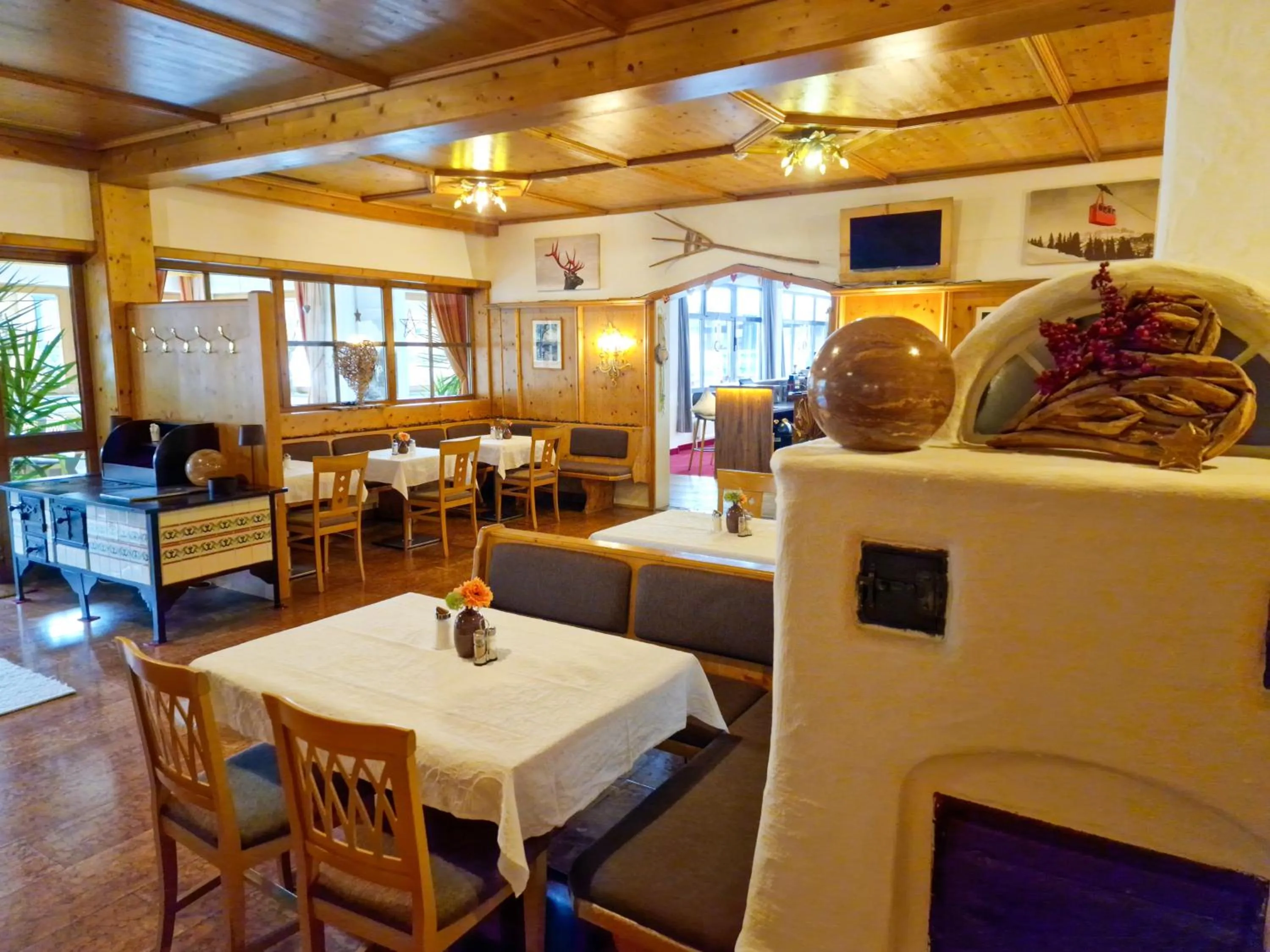 Restaurant/places to eat in Das Alpin - Hotel Garni Guesthouse