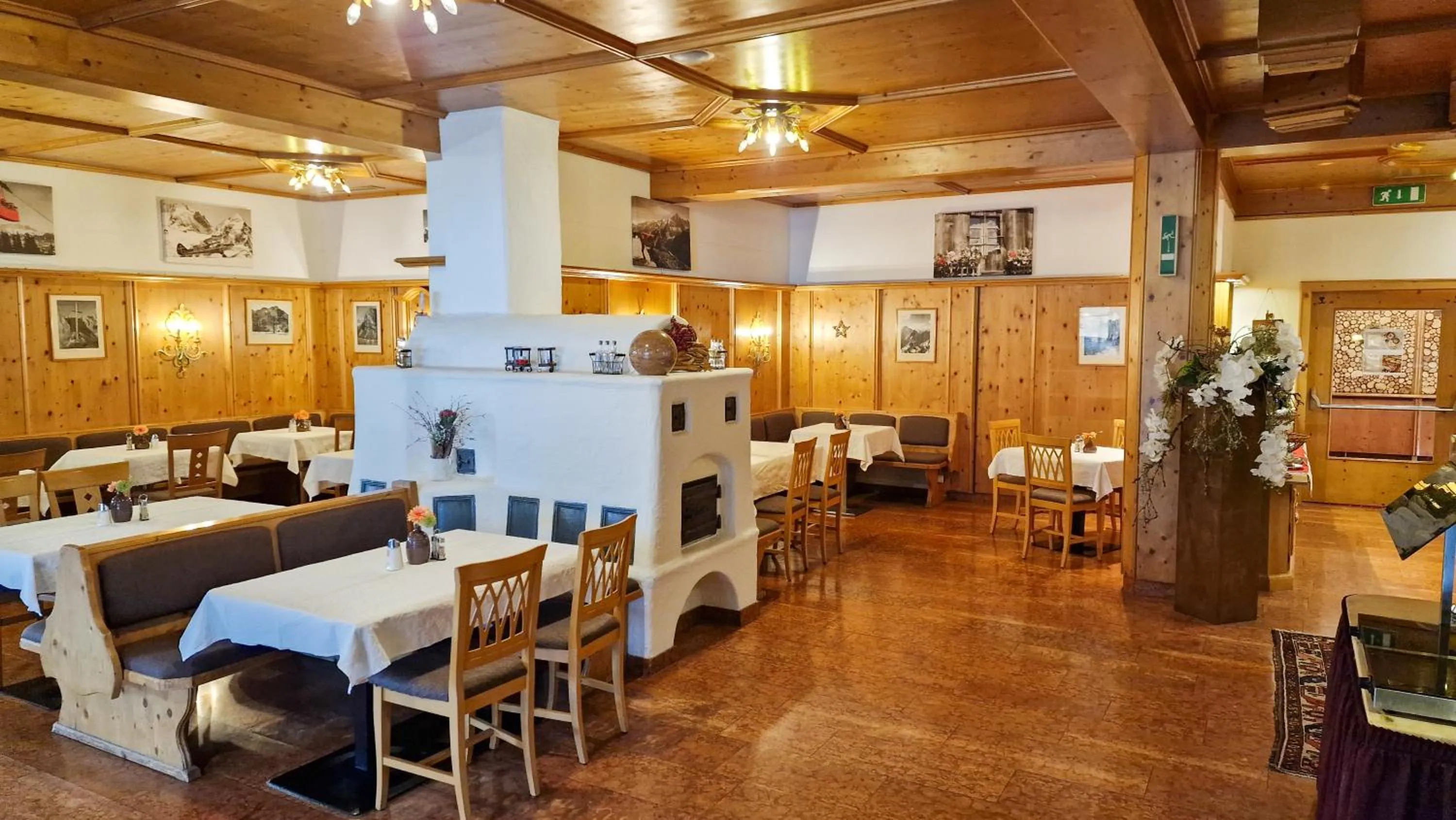 Restaurant/places to eat in Das Alpin - Hotel Garni Guesthouse