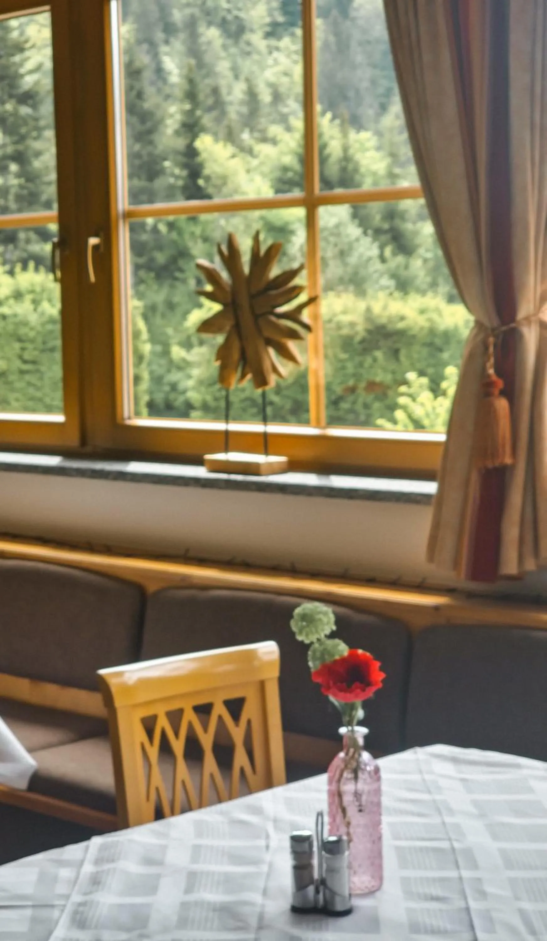 Restaurant/places to eat in Das Alpin - Hotel Garni Guesthouse