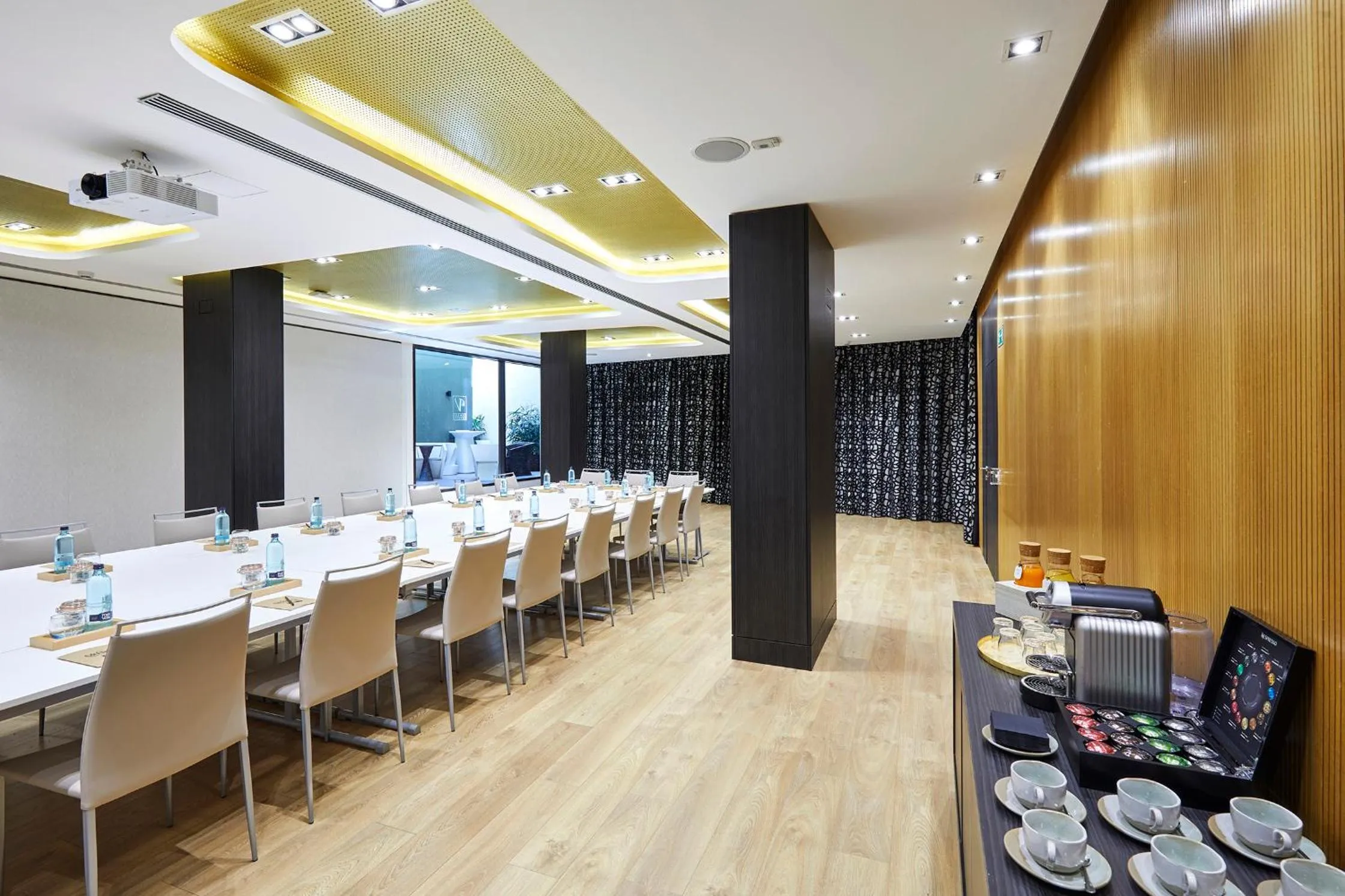 Meeting/conference room in Vincci Gala