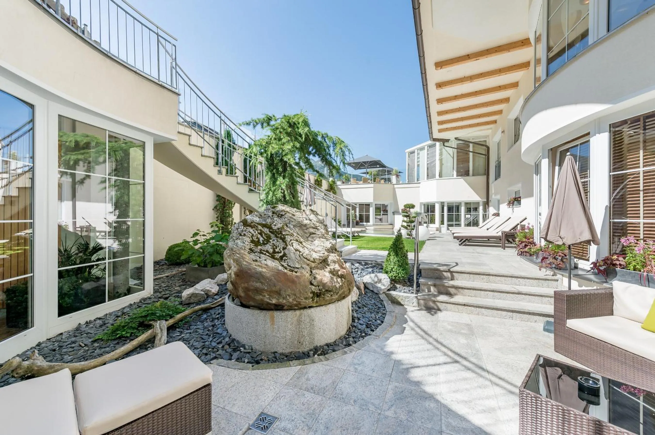 Patio in Hotel Andy 4 Sterne Superior