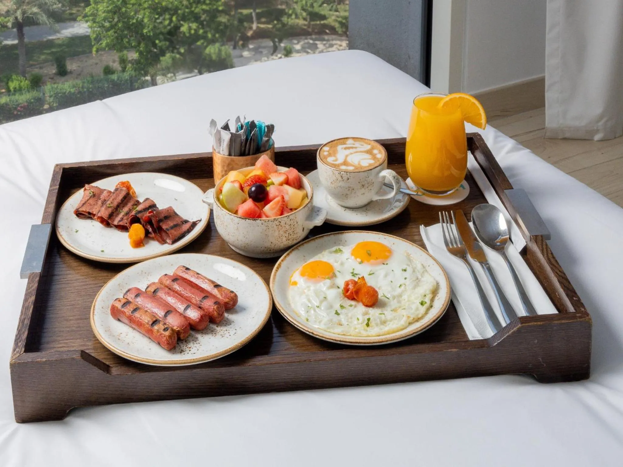 Restaurant/places to eat in Ecos Dubai Hotel at Al Furjan